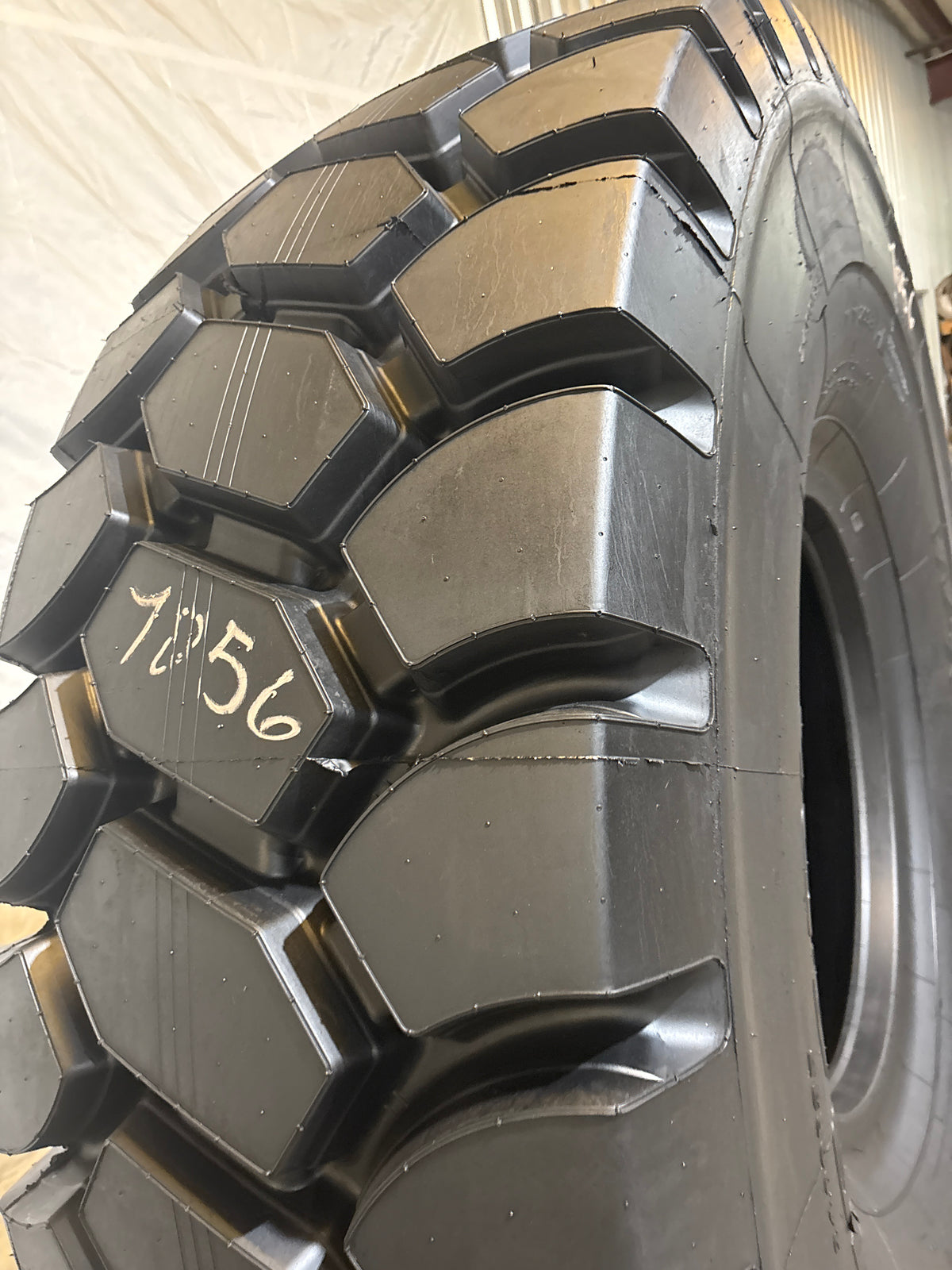 24.00R35 MAXAM MS 401 #7056