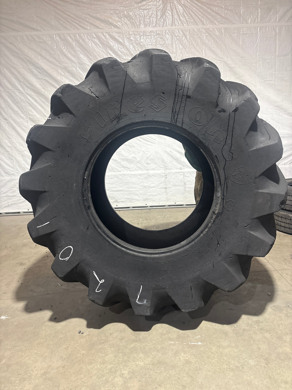 30.5-32 FIRESTONE FORESTRY SPECIAL #7201
