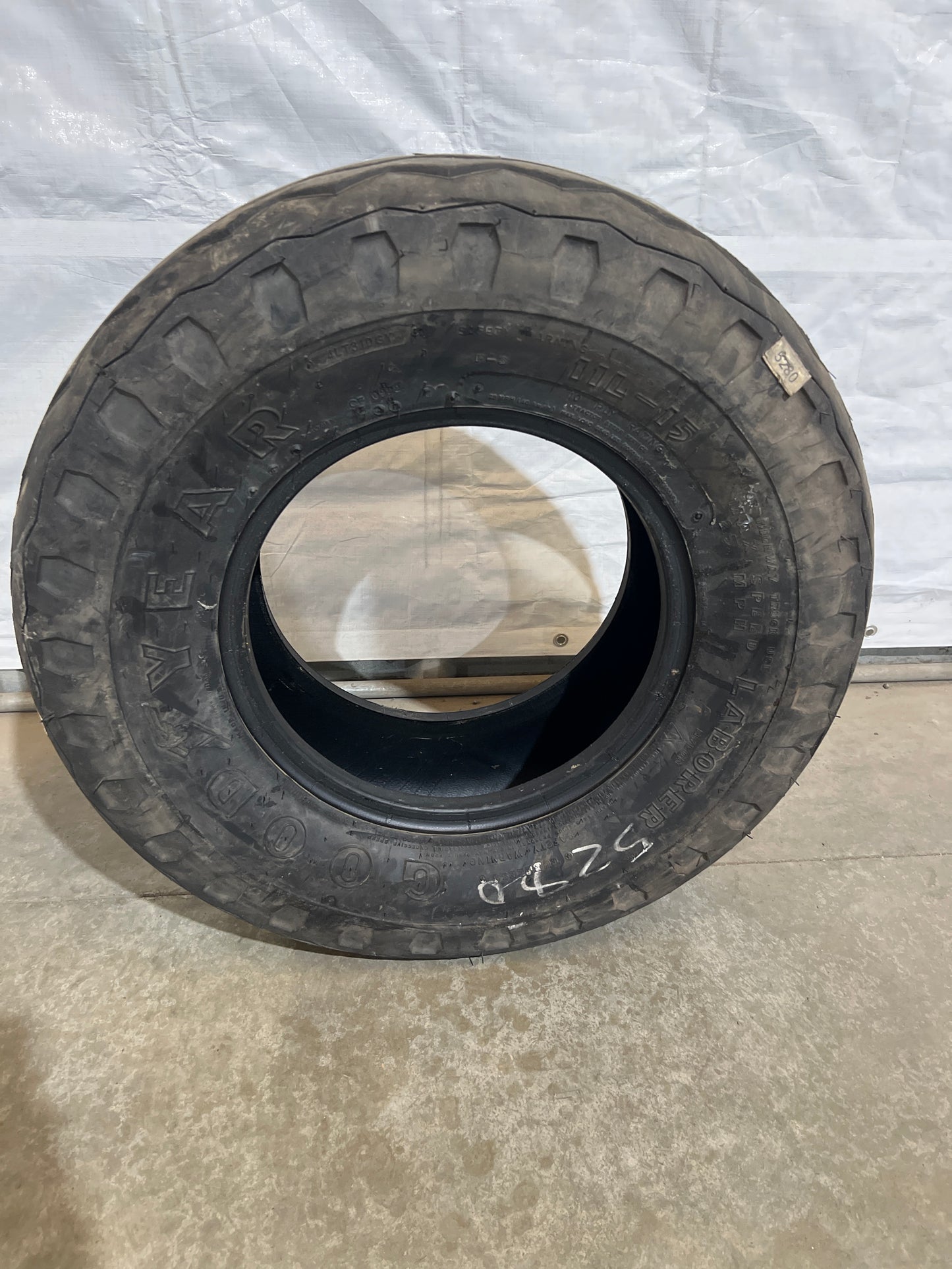 11L-15 Goodyear LABORER TL