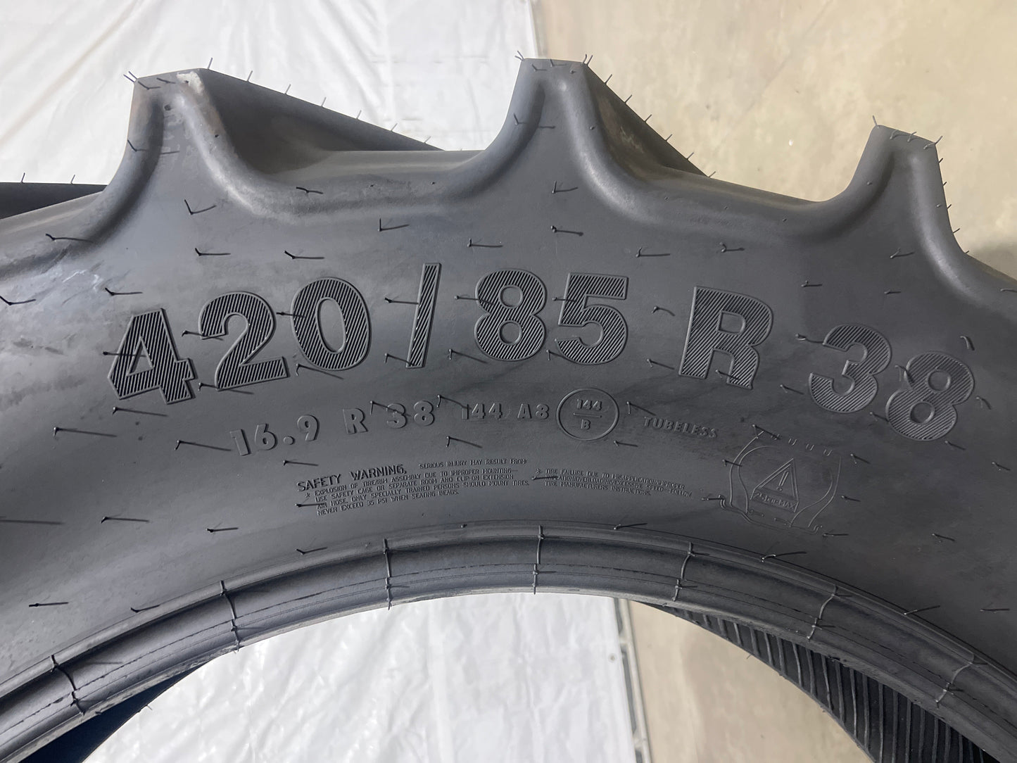 420/85R38 (16.9R38) MITAS AC85 #5387