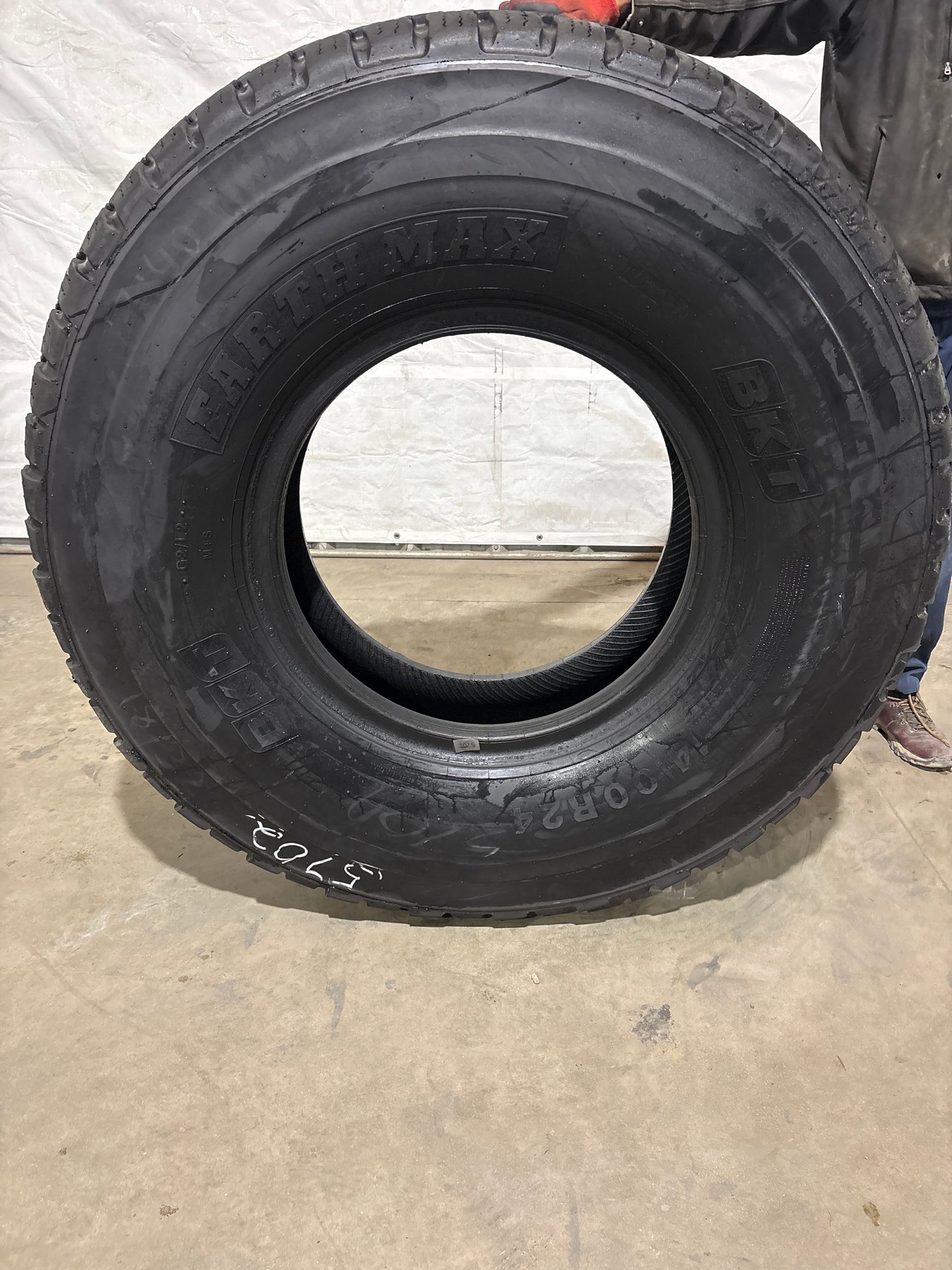 14.00R24 BKT EARTHMAX SR-22 MOTOR GRADER TIRE #5702
