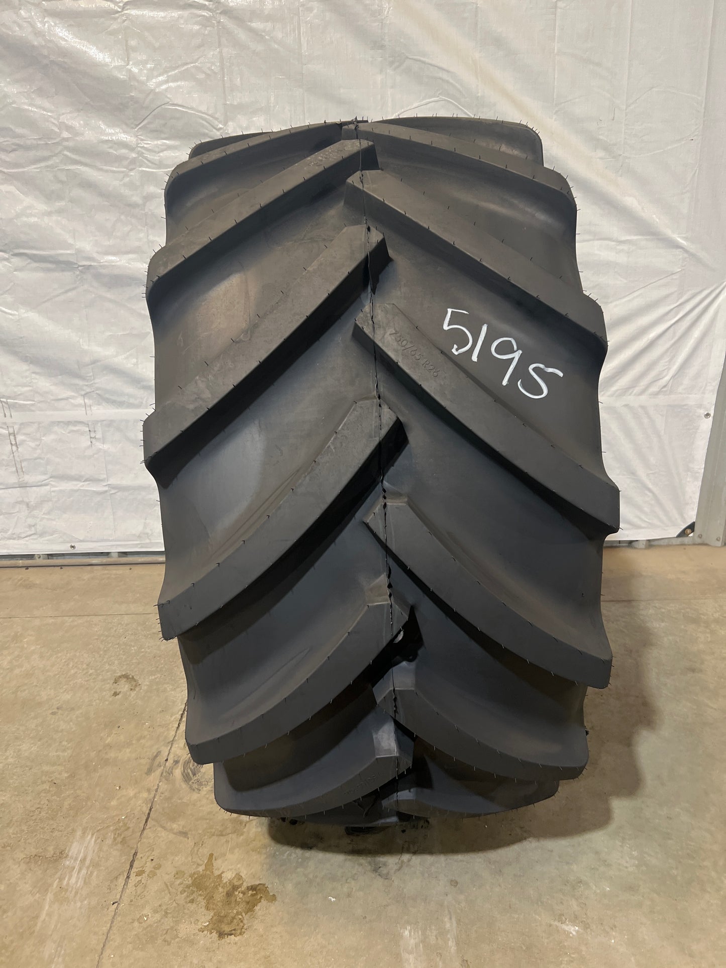 750/65R26 MITAS SFT