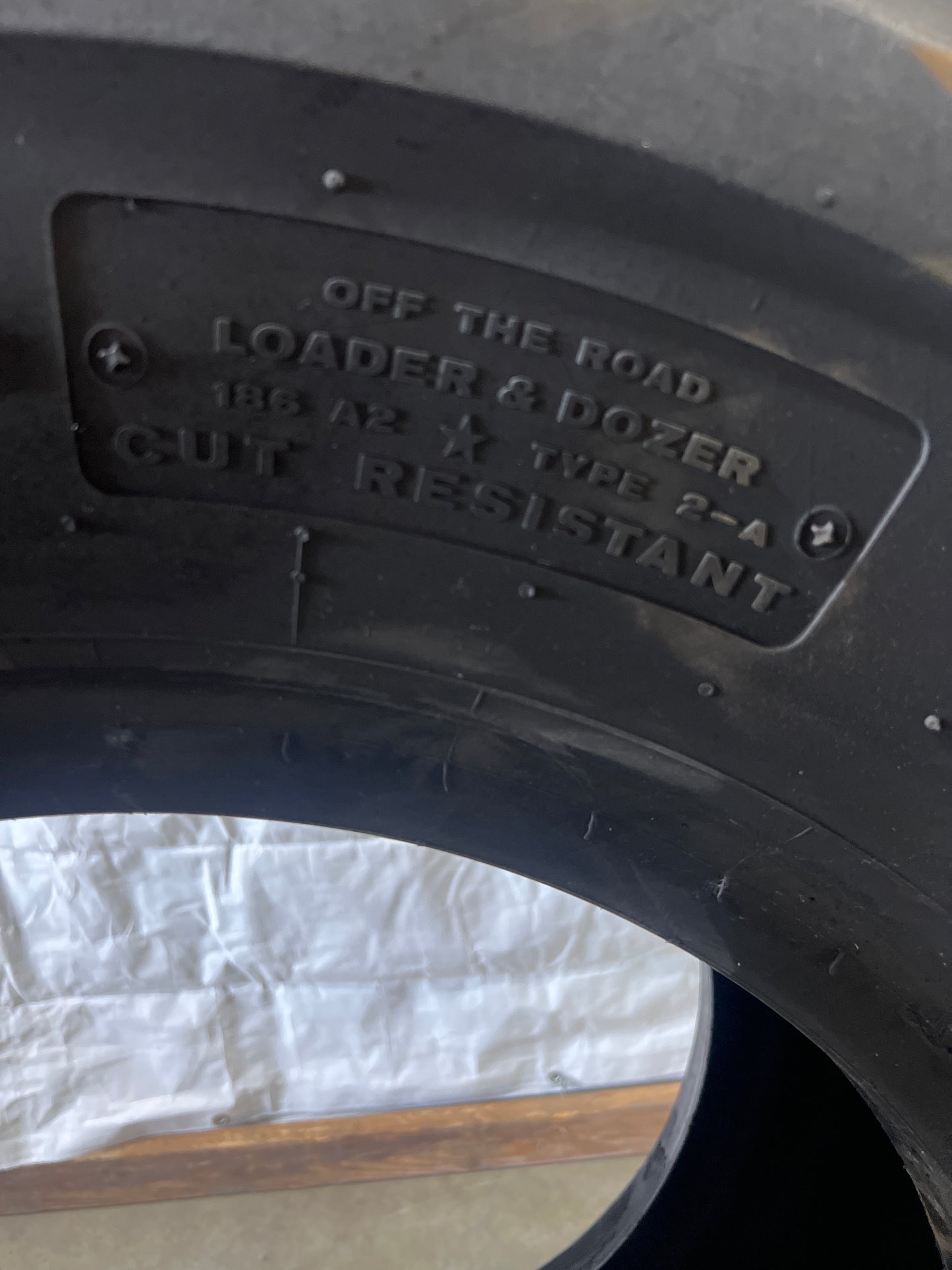 20.5R25 BRIDGESTONE V-STEEL J-TRACTION (VJT) #6265