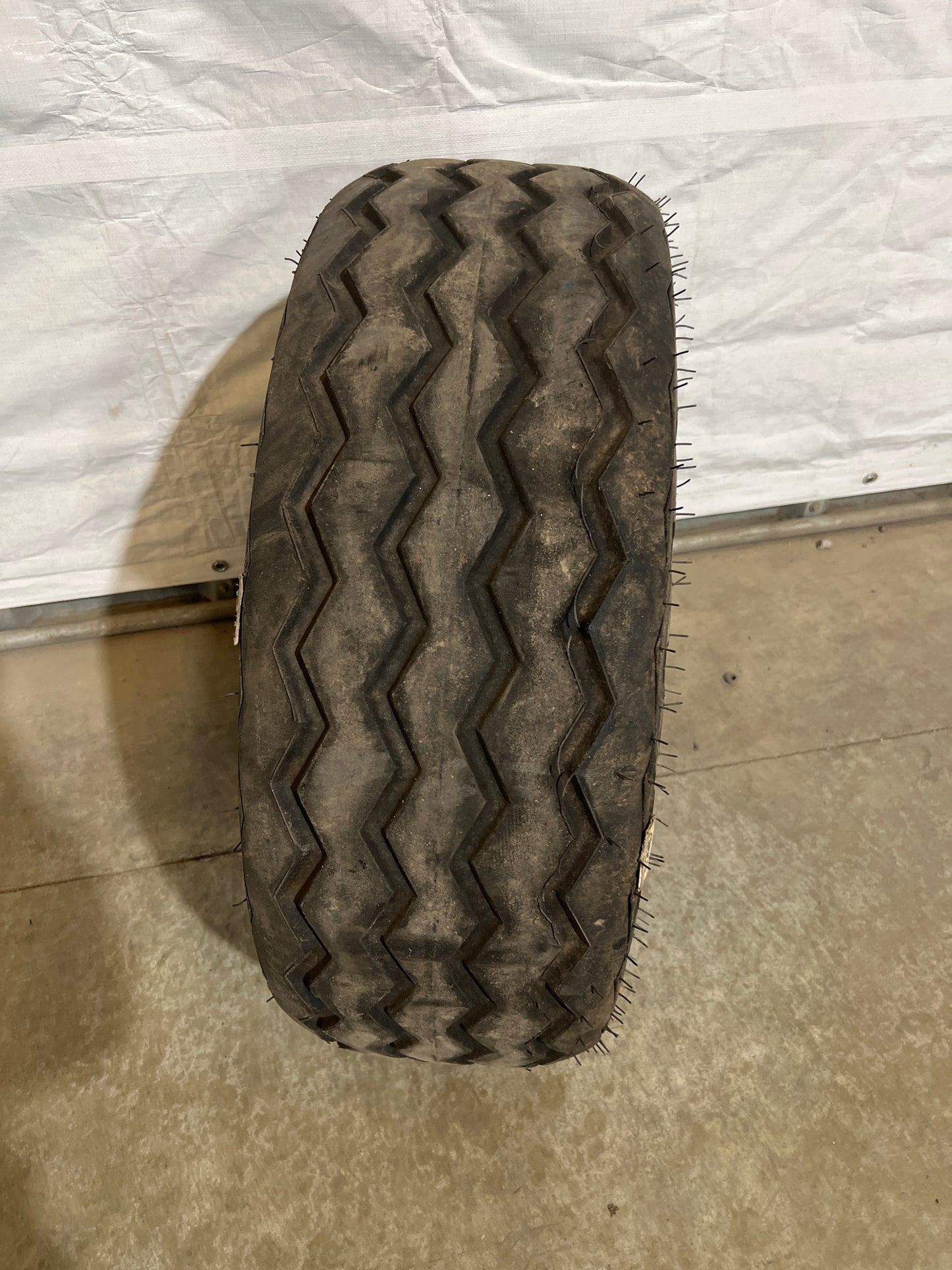 11L-15 Goodyear LABORER TL