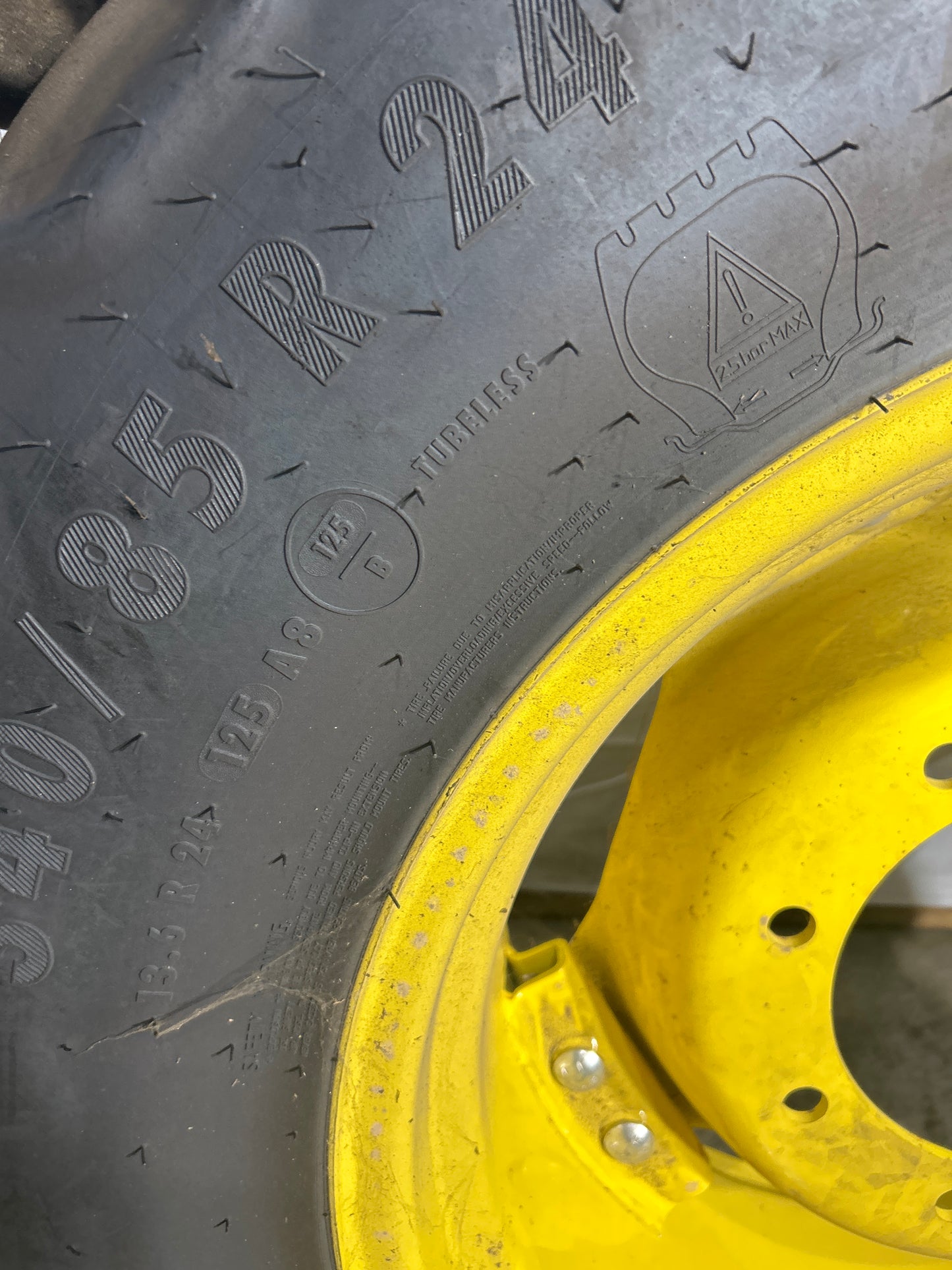 340/85R24 (13.6R24) Mitas AC85 #2911