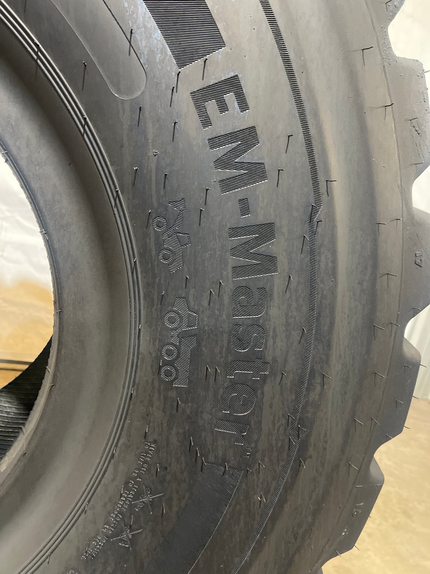 23.5R25 CONTINENTAL EM-MASTER #5447