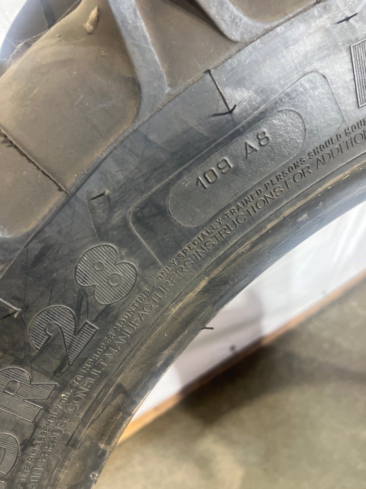 9.5R28 KLEBER SUPER VIGNE #2447