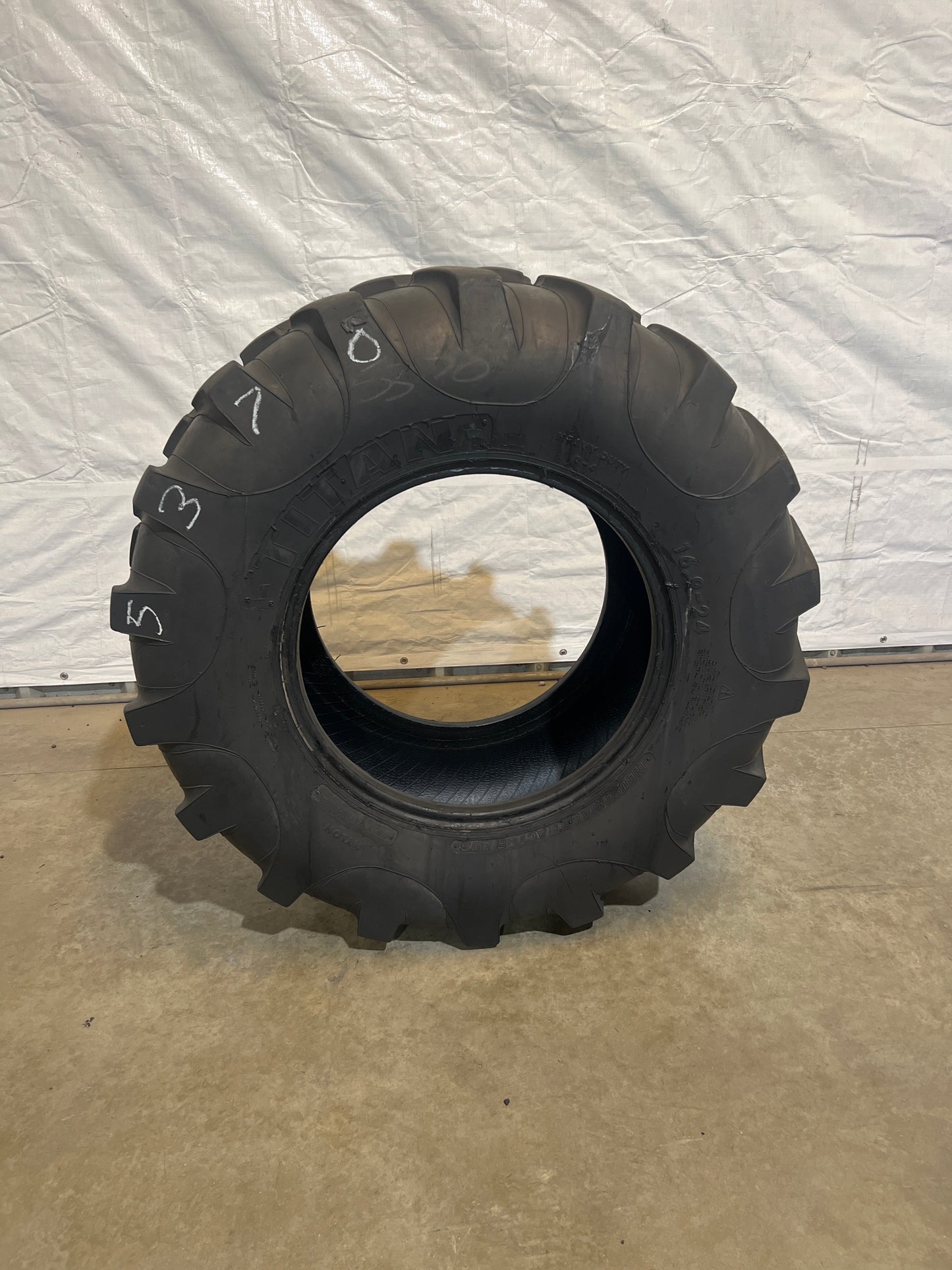 16.9-24 TITAN HI TRACTION LUG