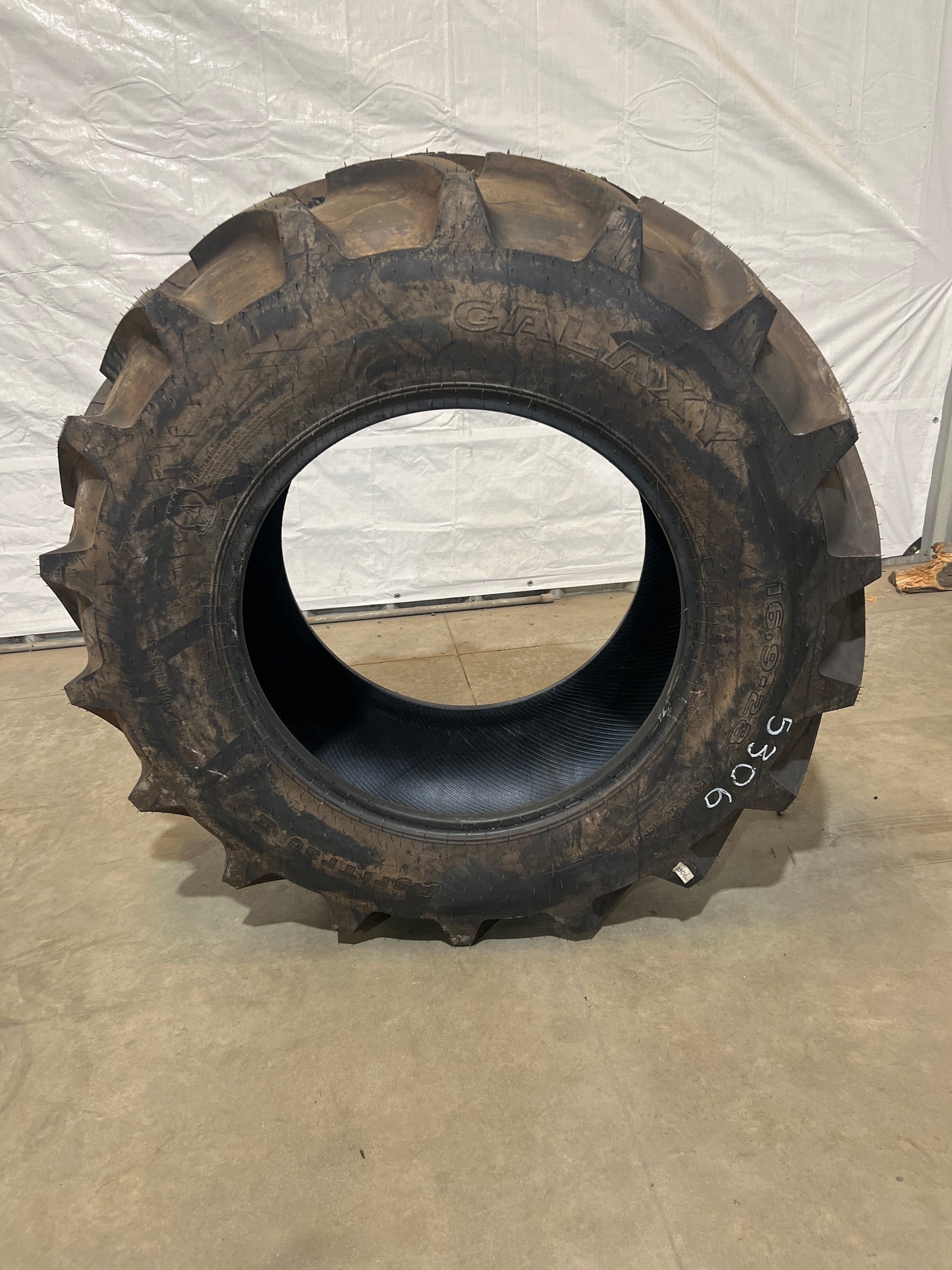16.9-28 Galaxy Agri Trac II TL