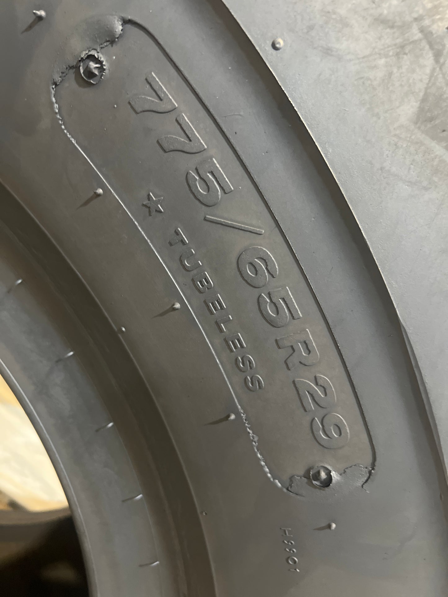 775/65R29 BRIDGESTONE V-STEEL TRACTION #5478