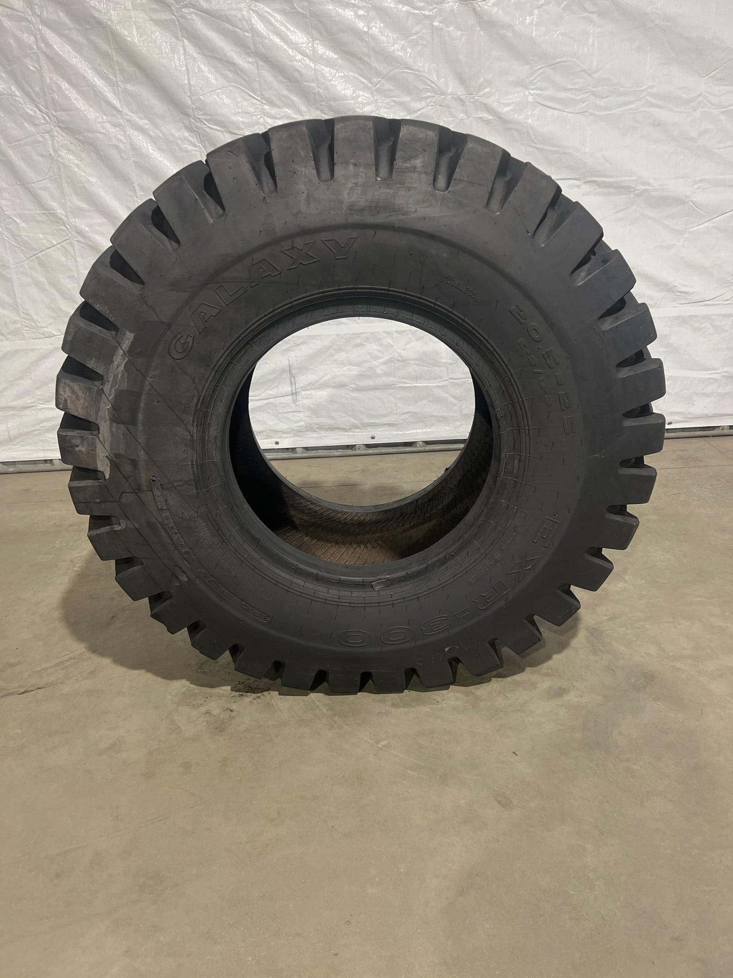 20.5-25 GALAXY EXR 300 20 PLY #5043