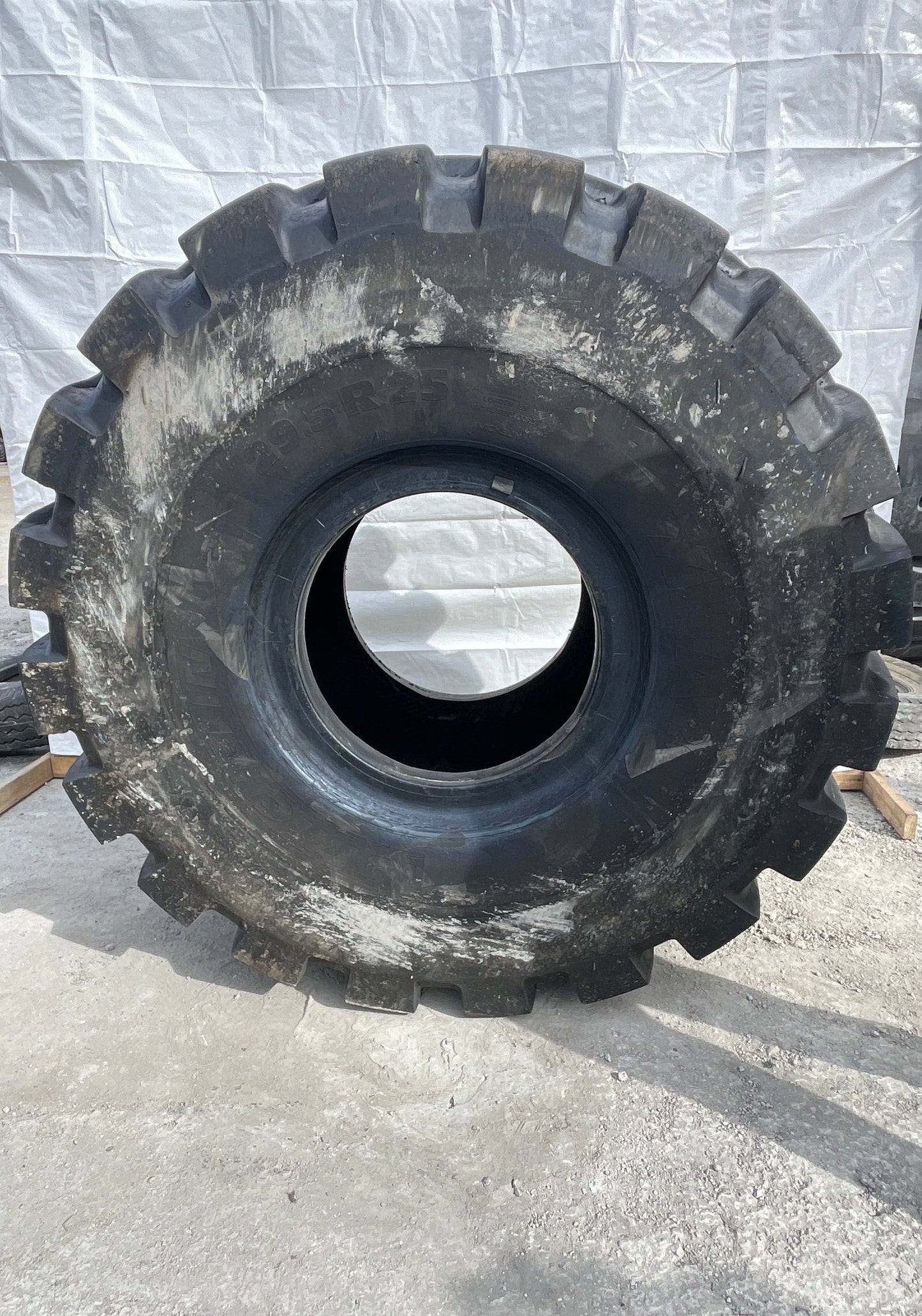 29.5R25 MICHELIN XHA2 L-5 RETREAD