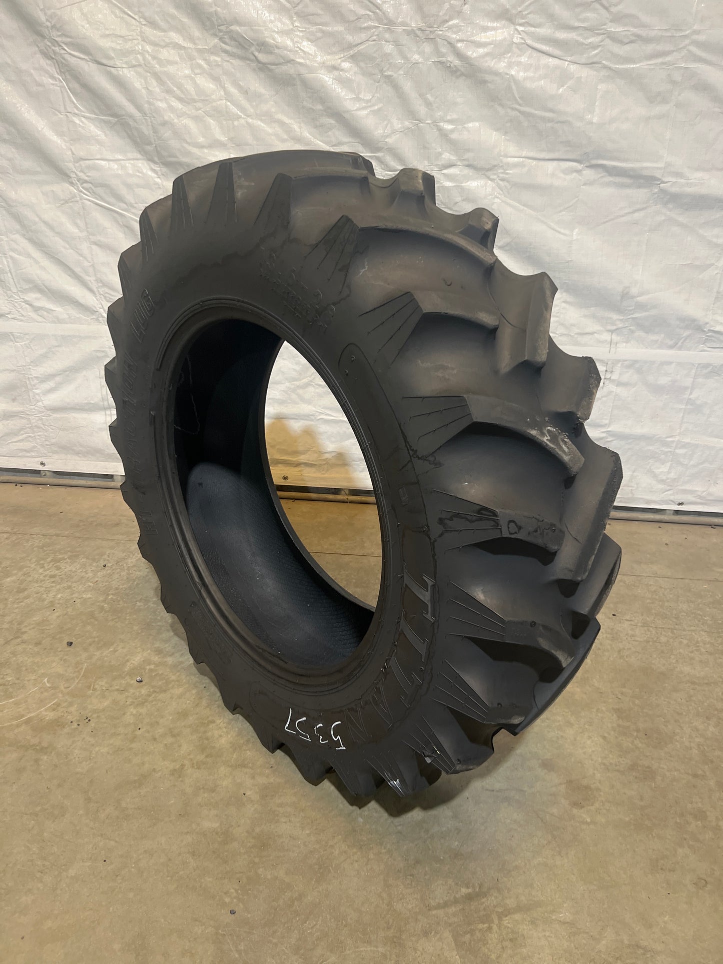 13.6-28 TITAN HI TRACTION LUG