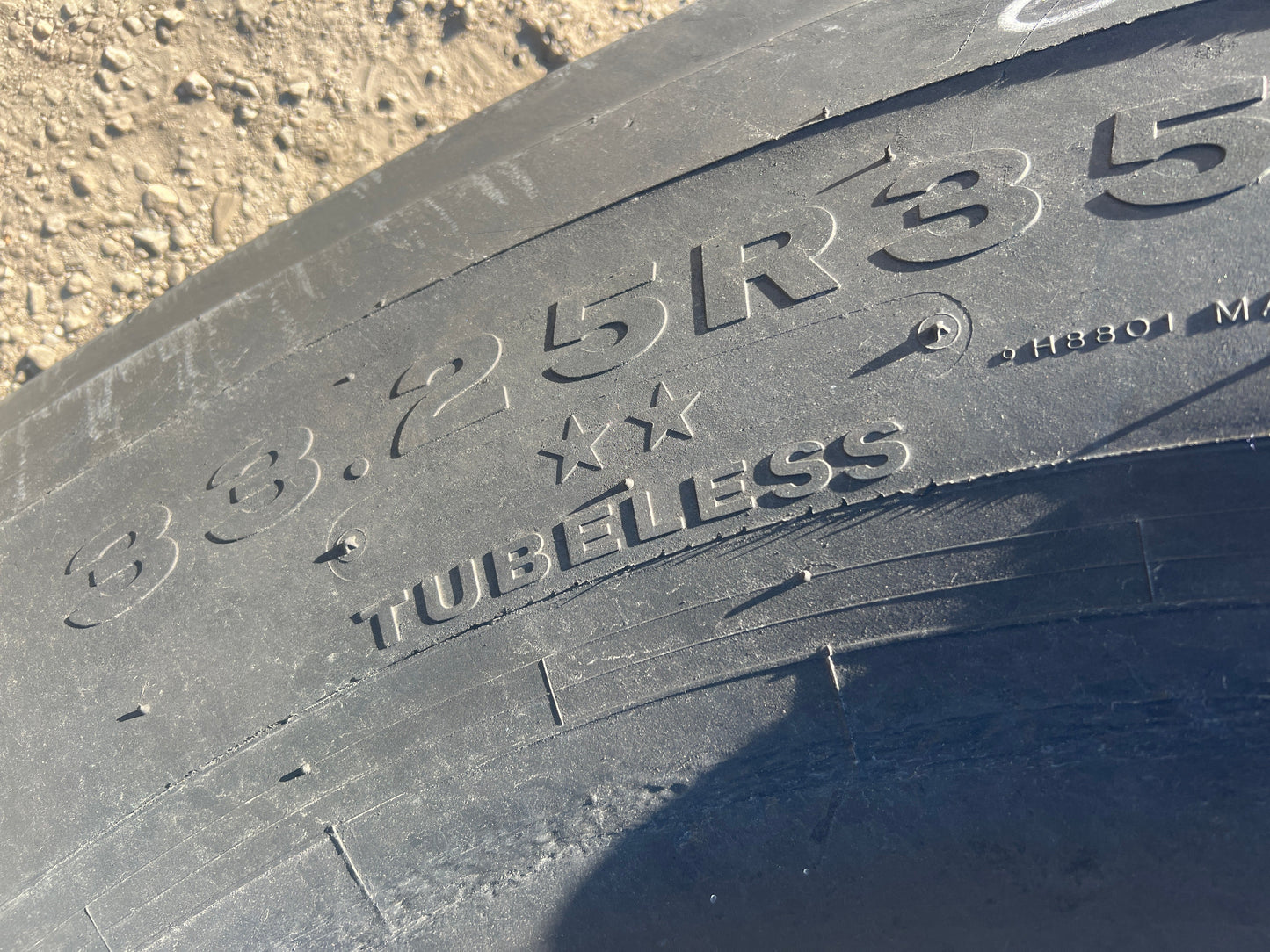 33.25R35 BRIDGESTONE V-STEEL R-LUG (VRL)