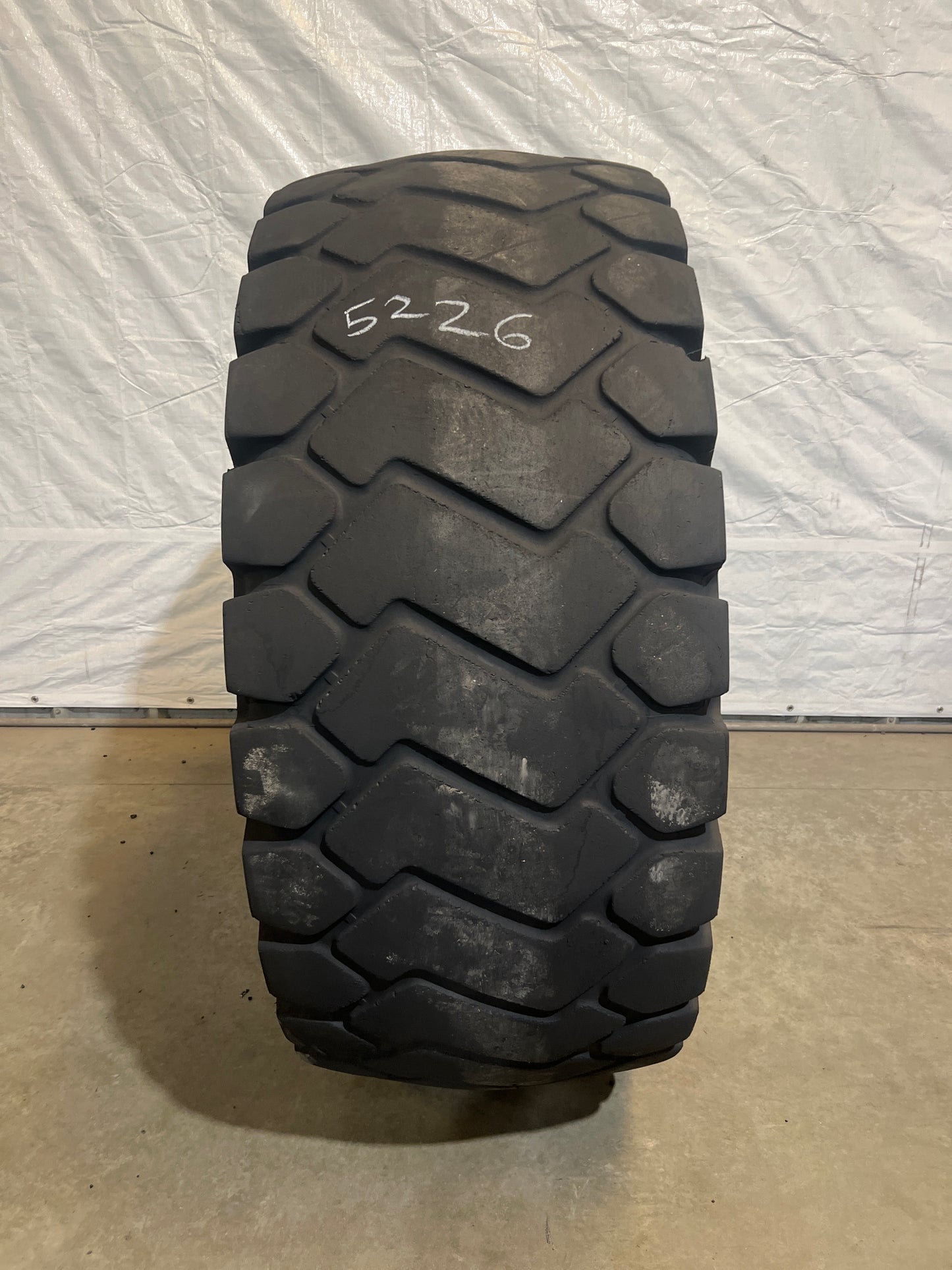 23.5R25 TRIANGLE TB516 #5226