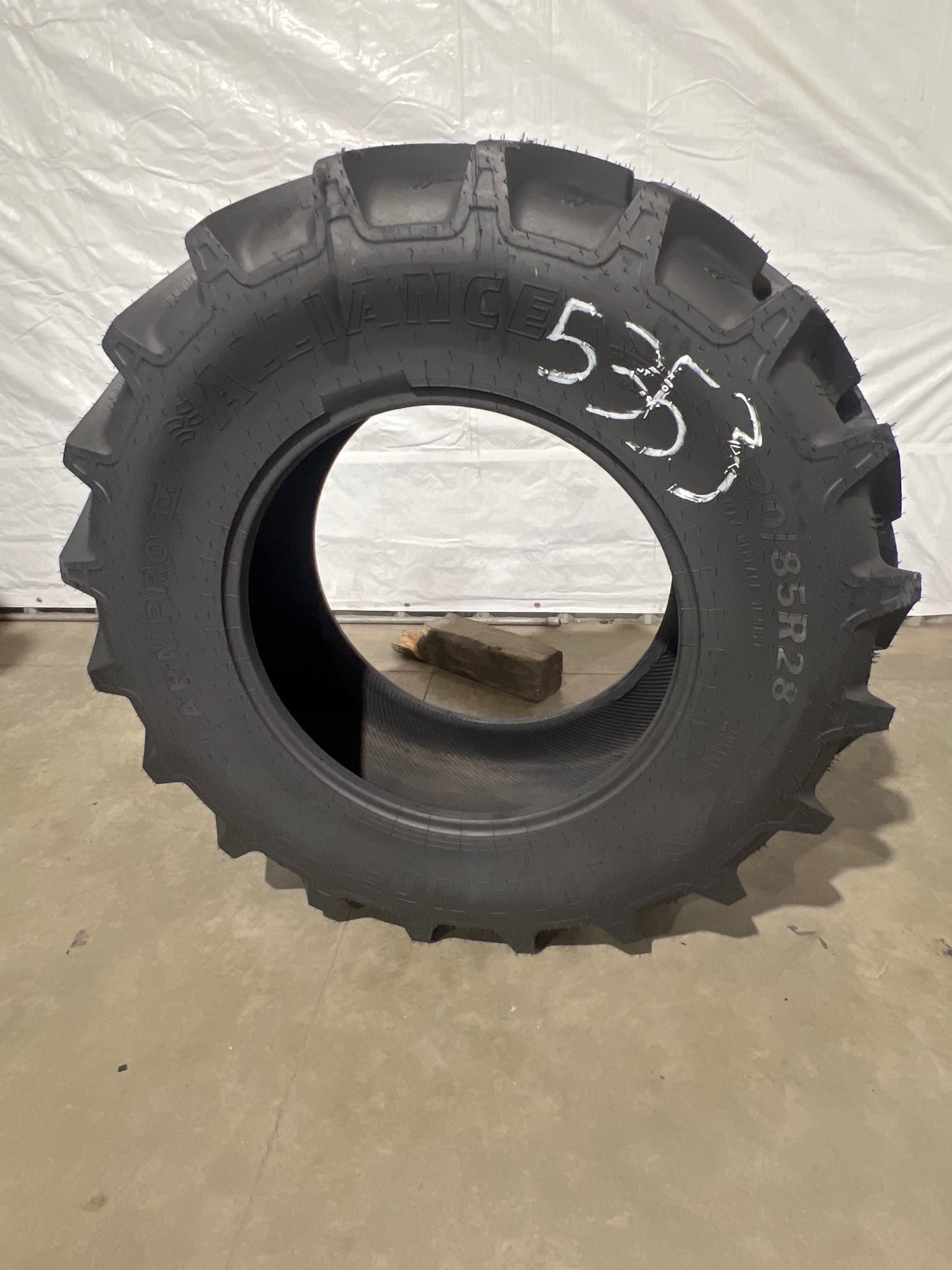 16.9R28 (420/85R28) ALLIANCE FARM PRO II #5353
