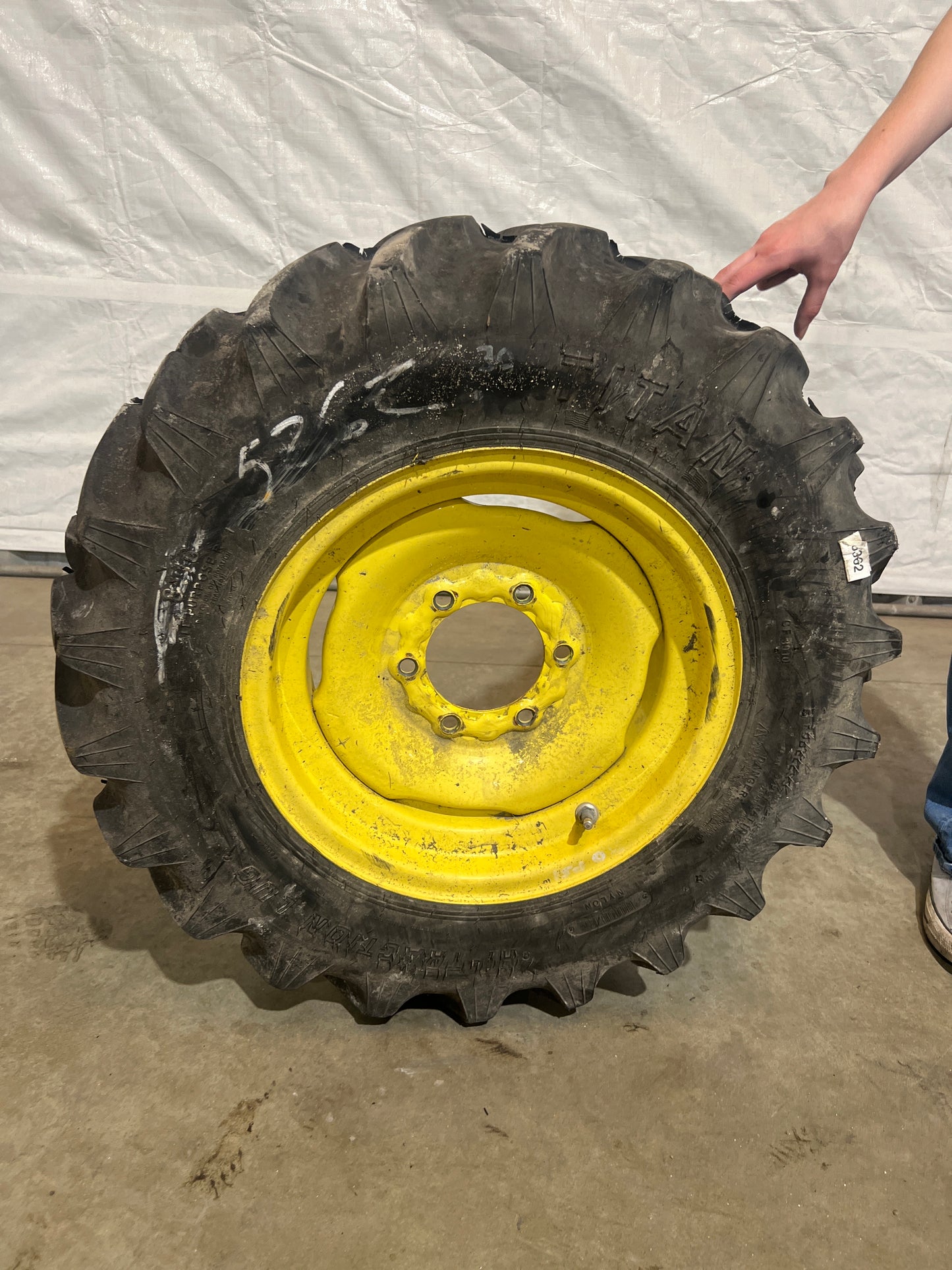 8-16 TITAN HI TRACTION LUG #5362