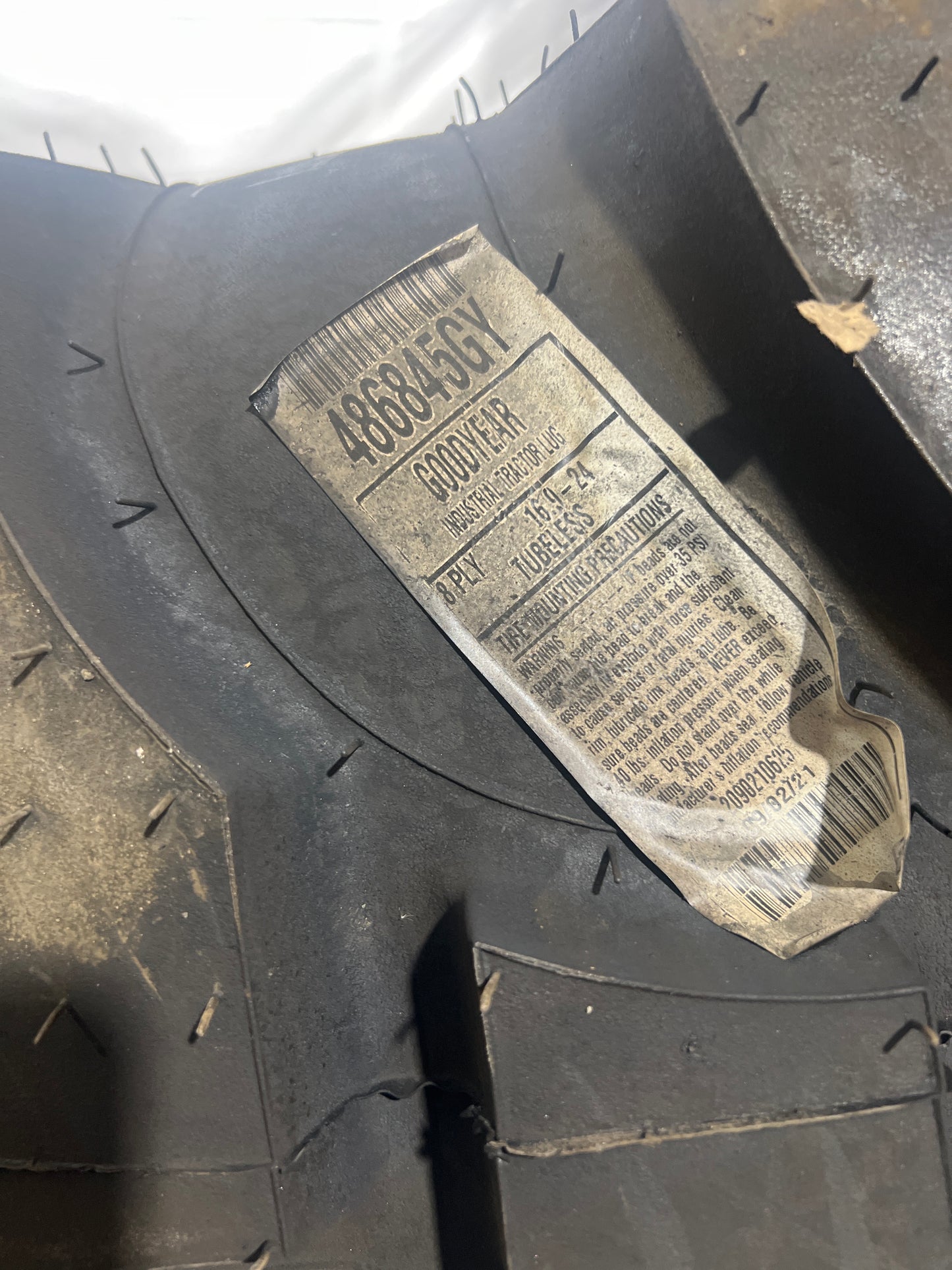 16.9-24 TITAN SUPER IND LUG (16.9R24) #8157