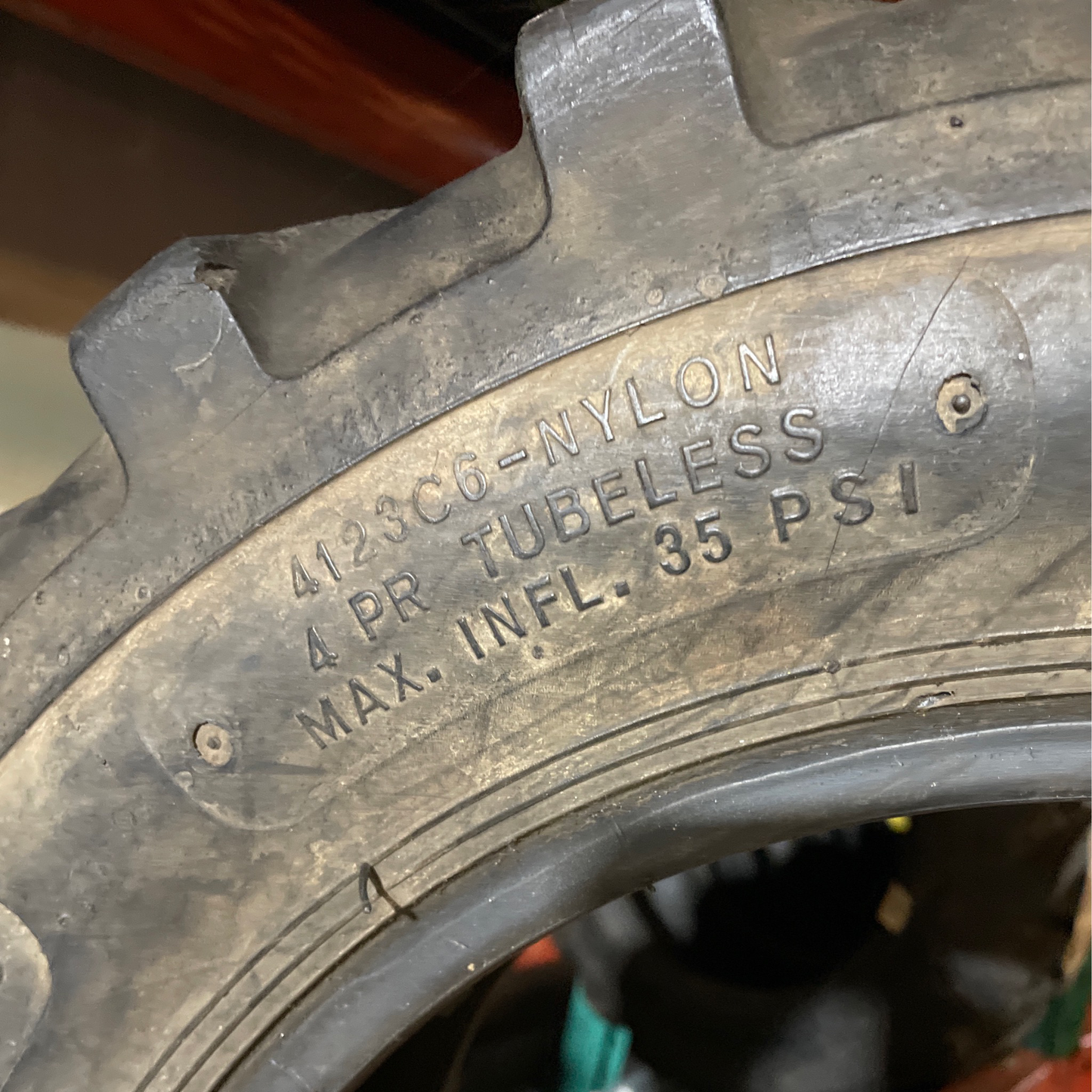 27x8.50-15 TITAN TRAC LOADER #2494