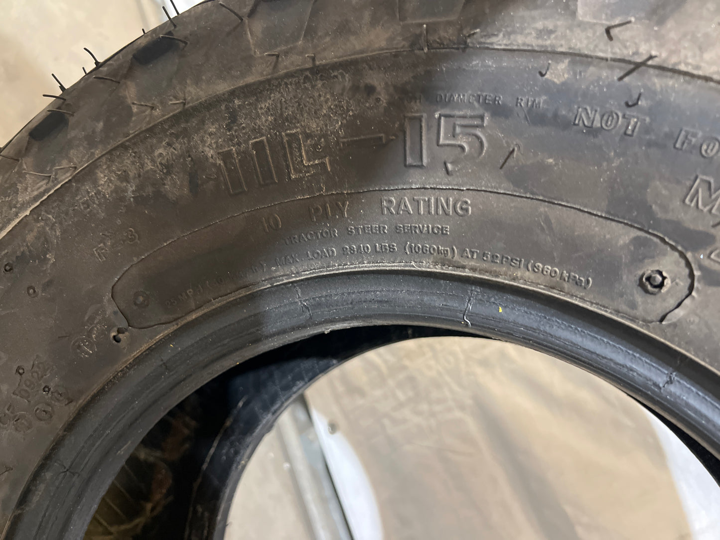 11L-15 Goodyear LABORER TL