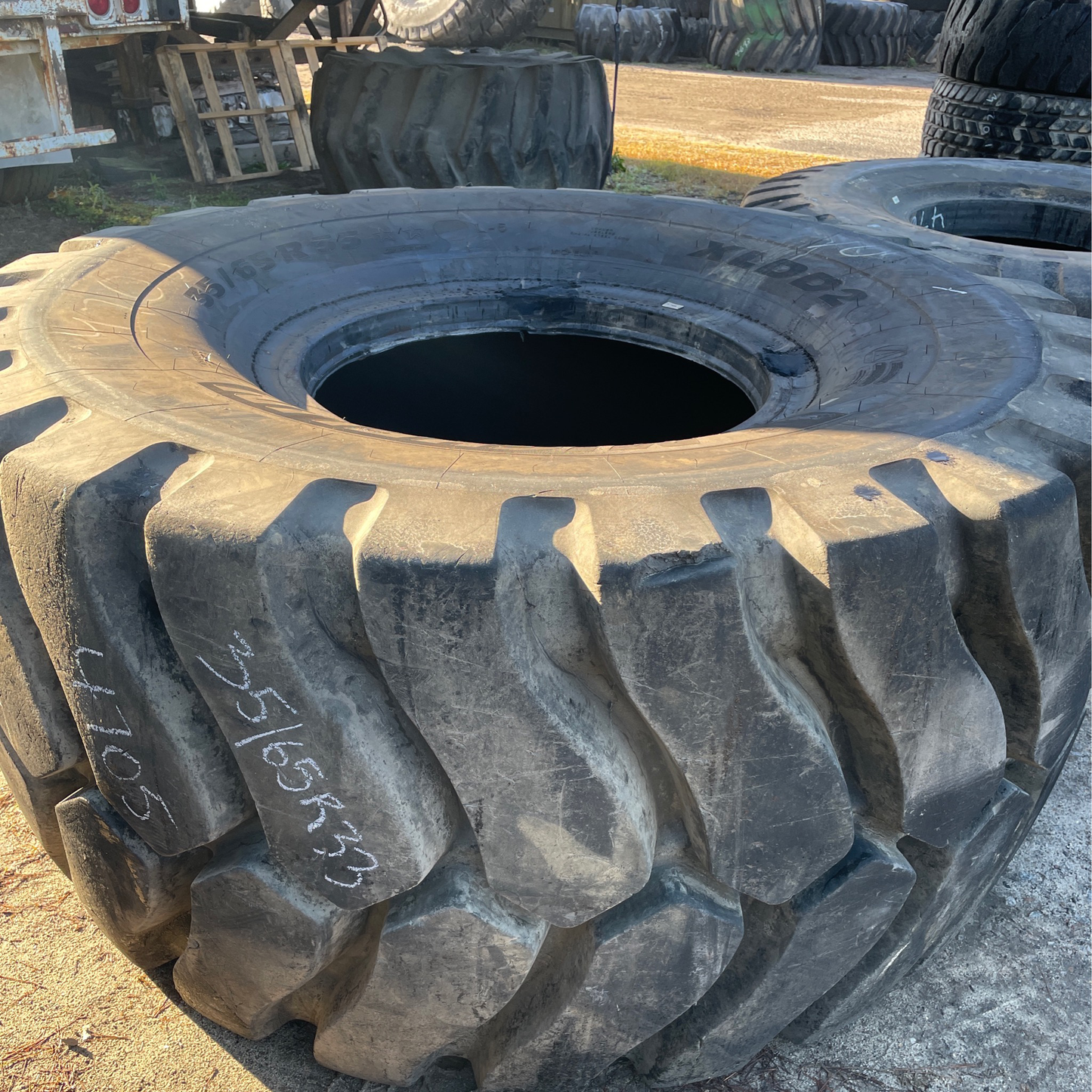 35/65R33 MICHELIN XLD D2 #4705