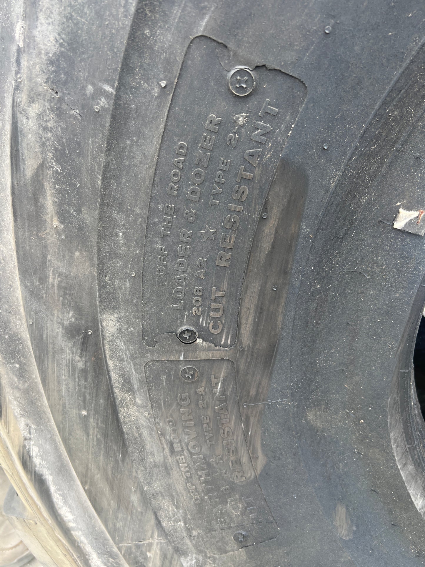 29.5R25 BRIDESTONE V-STEEL L-TRACTION (VLT)