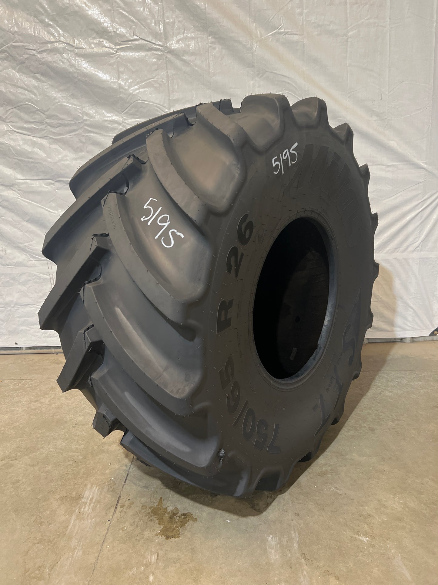 750/65R26 MITAS SFT