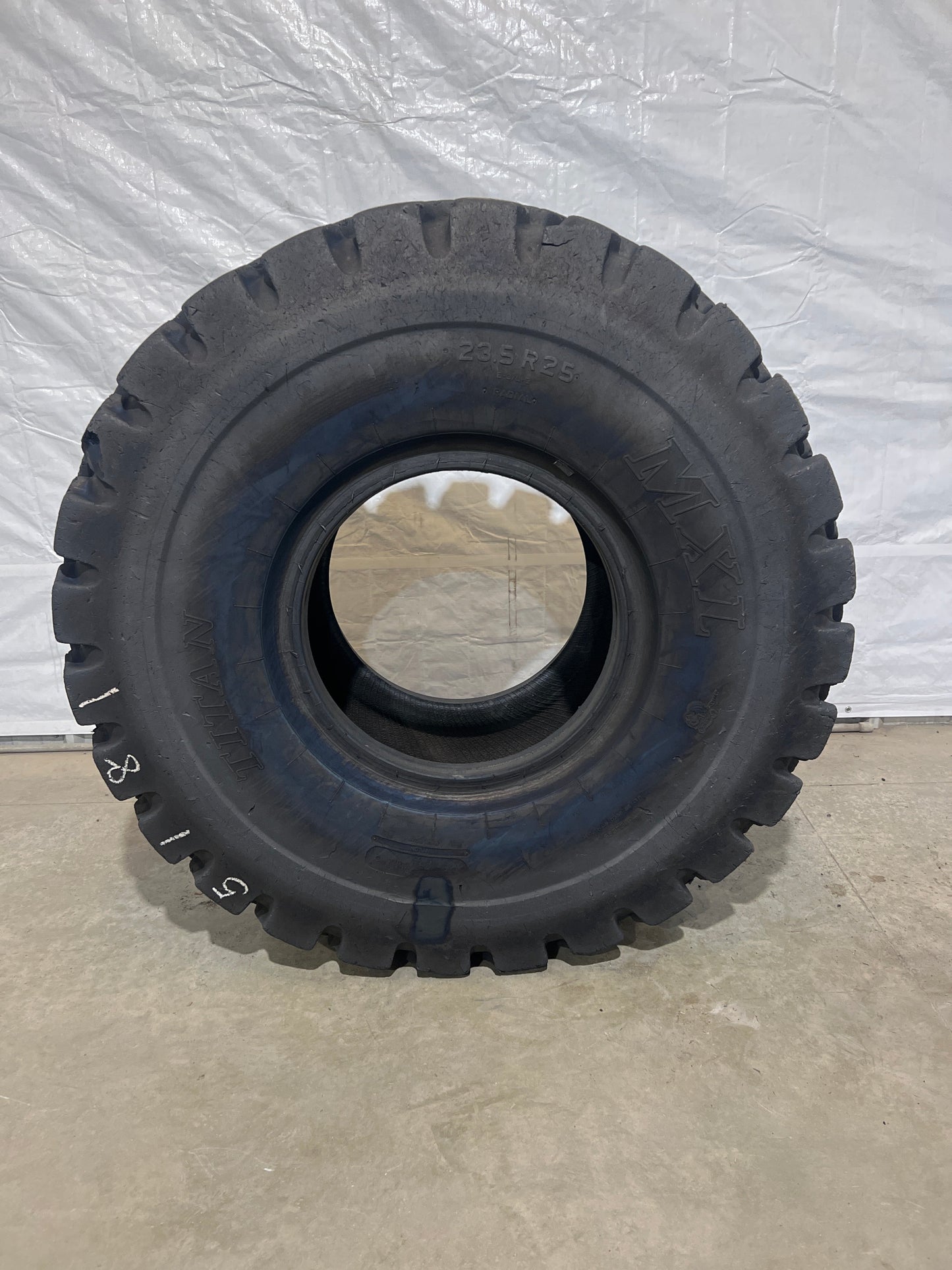 23.5R25 TITAN MXL
