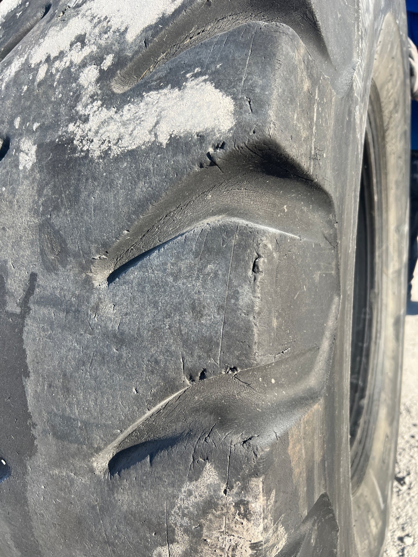 18.00-33 FIRESTONE SOLID ROCK GRIP (SRG) 36 PLY #8258