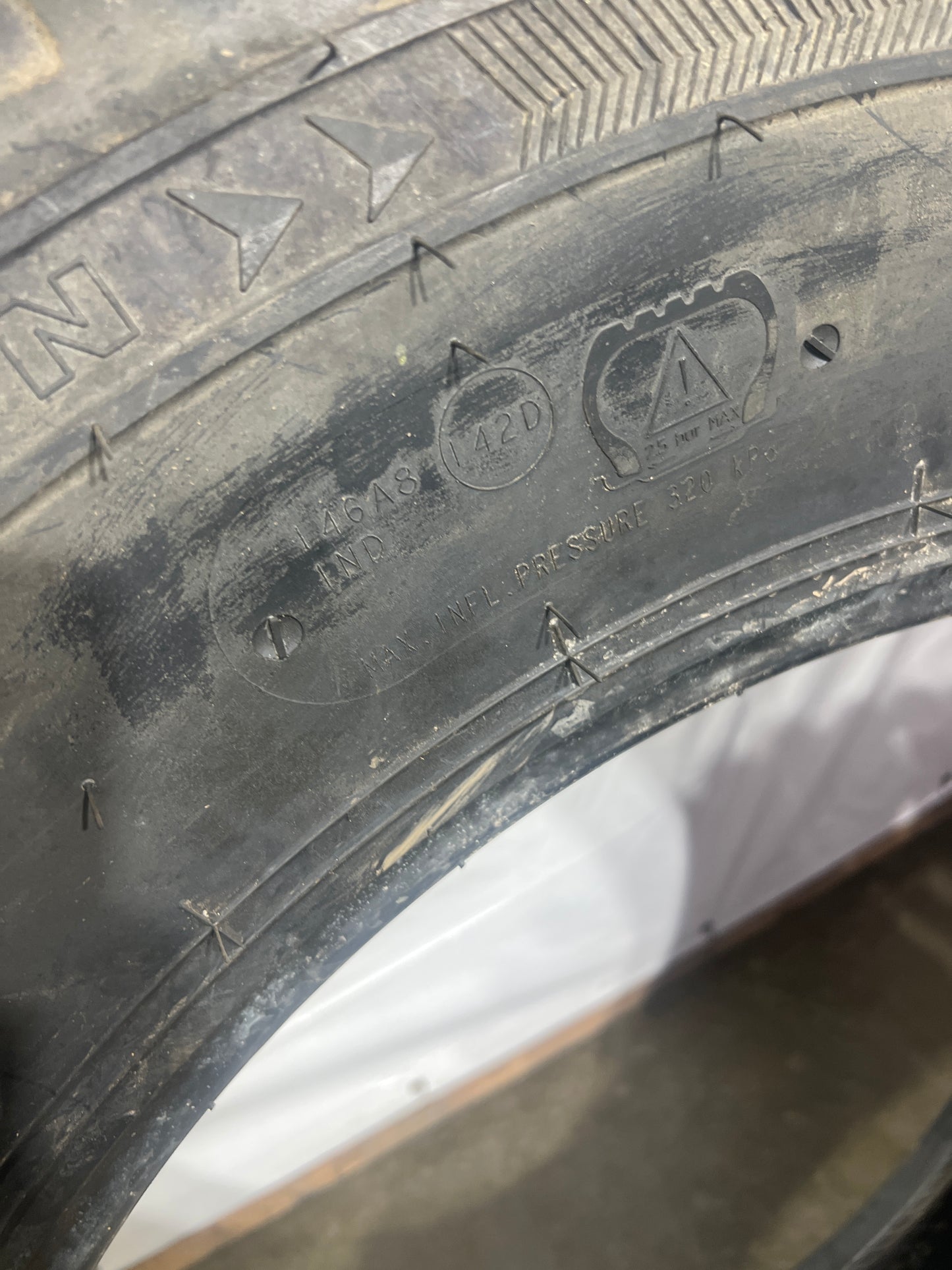 360/80R28 NOKIAN TRI 2 #8035