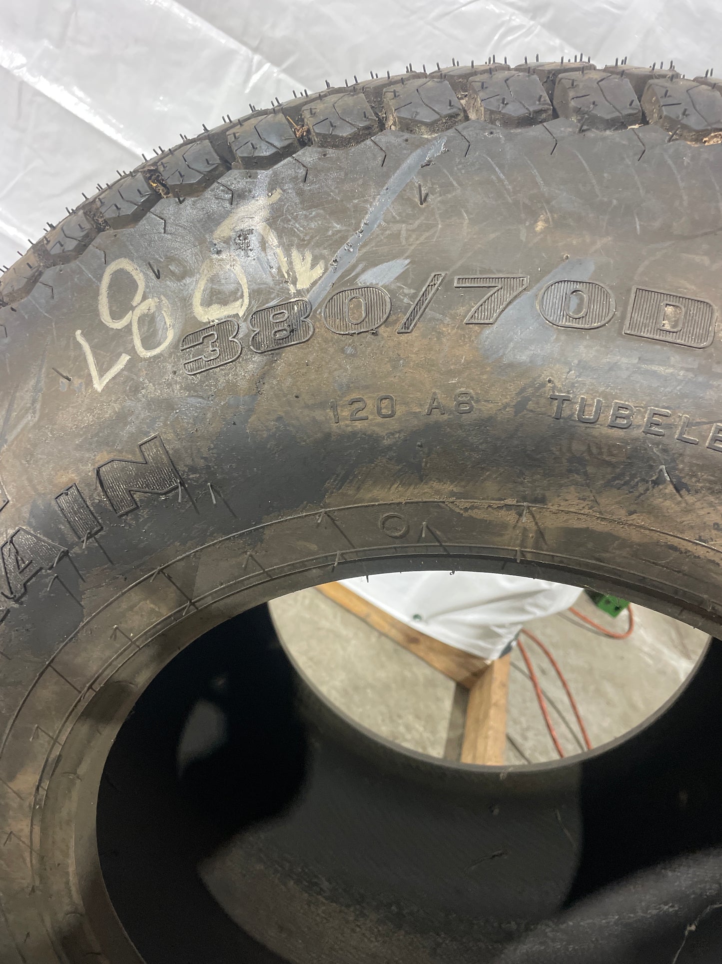380/70D19.5 FIRESTONE SUPER ALL TERRAIN #1087