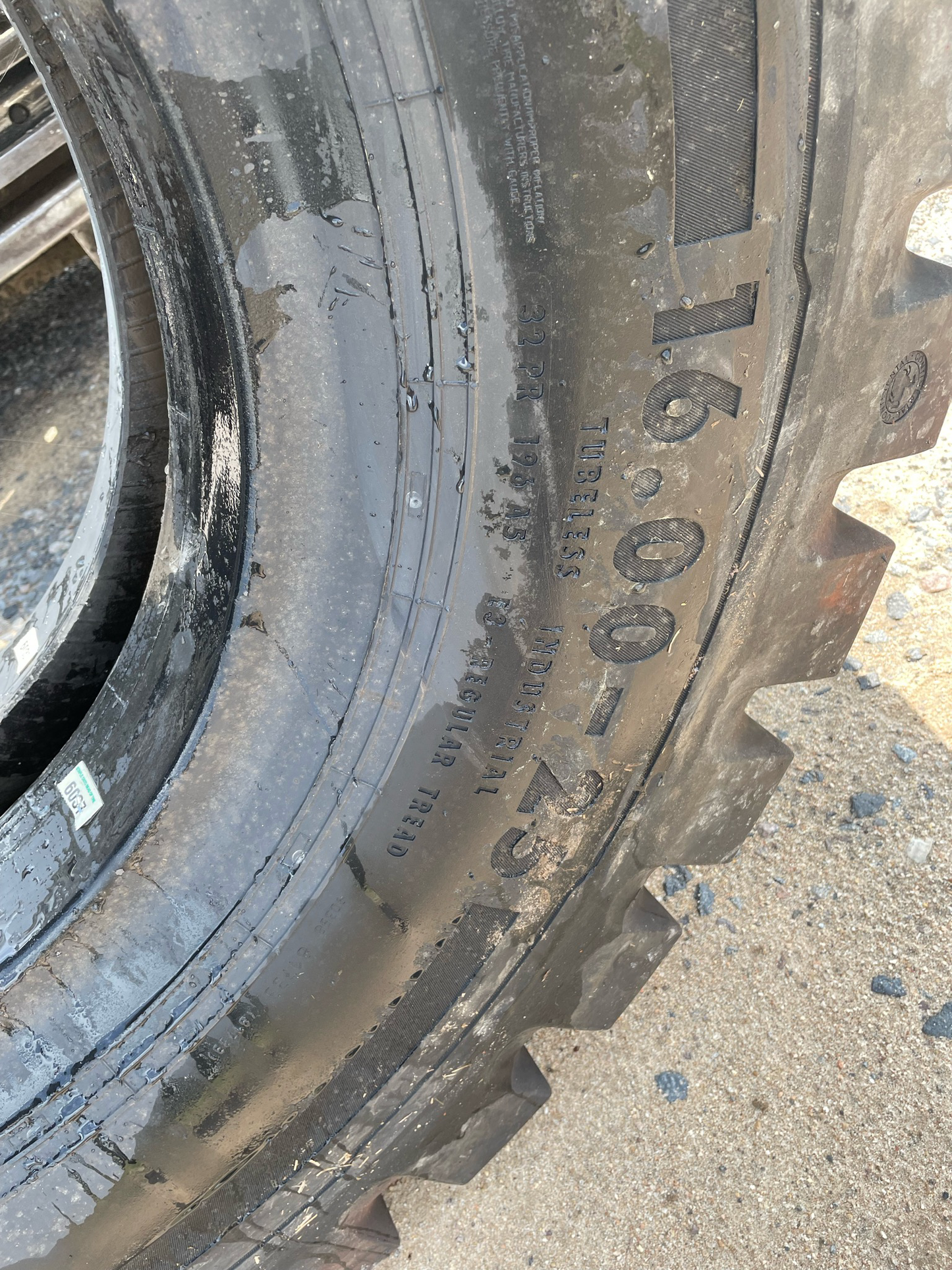 16.00-25 CONTINENTAL CONTITERMINAL CRANE MASTER 32PLY #6039