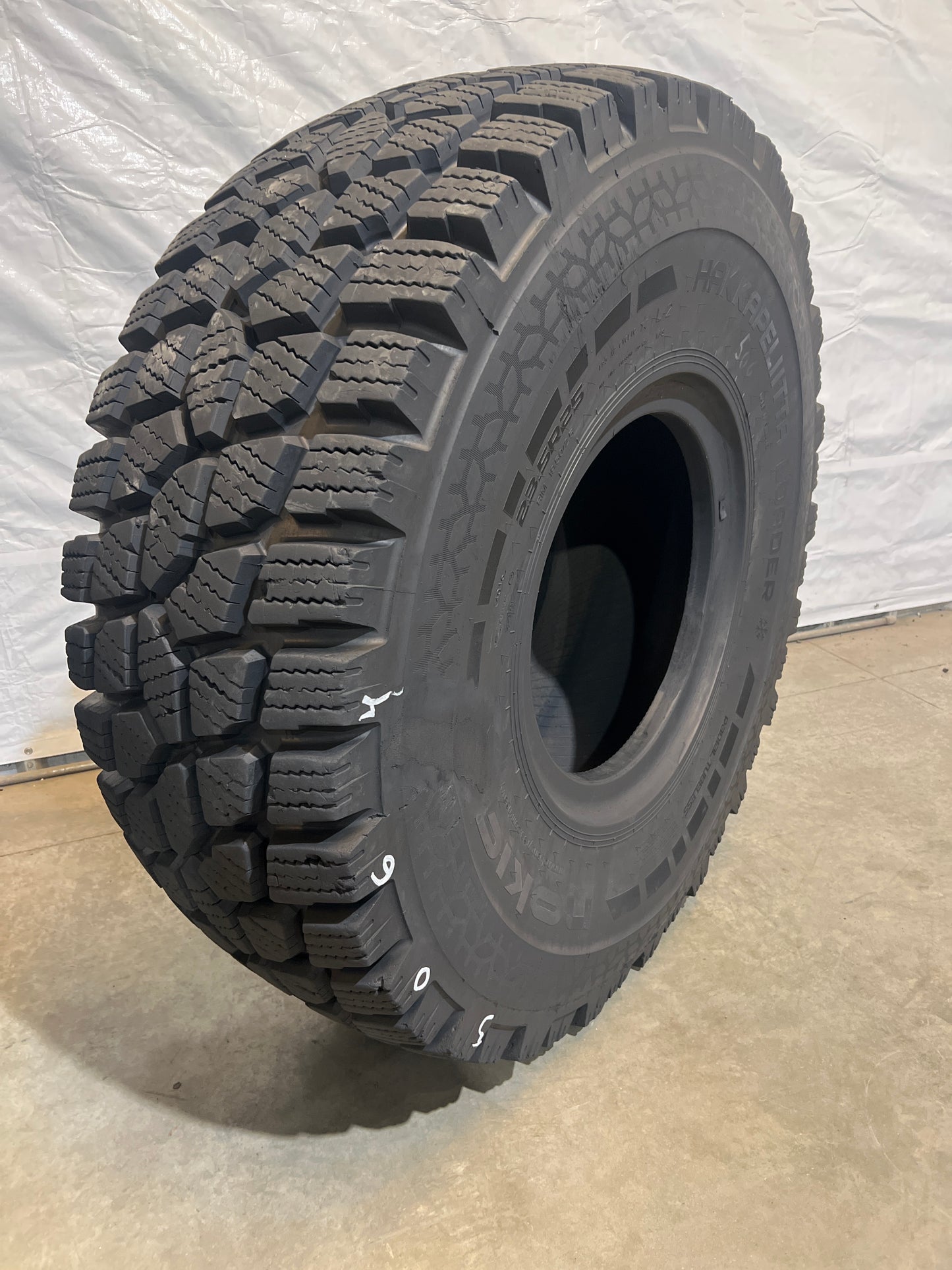 23.5R25 NOKIAN HAKKAPELIITTA LOADER #5064