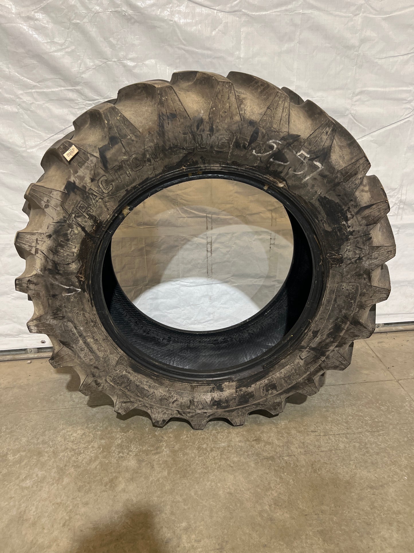 13.6-28 TITAN HI TRACTION LUG