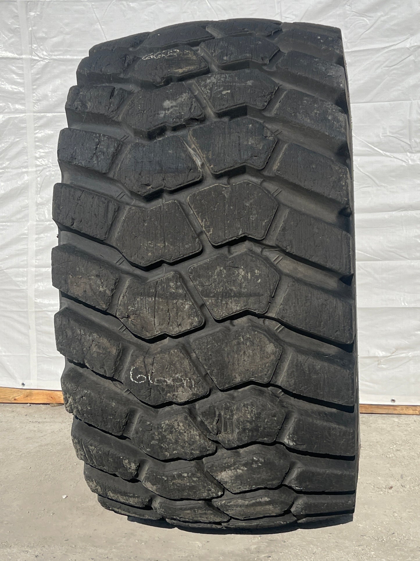 875/65R29 BKT EARTHMAX SR 41 (35/65R29)