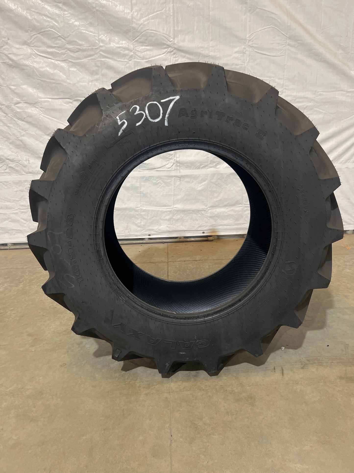 16.9-28 Galaxy Agri Trac II TL