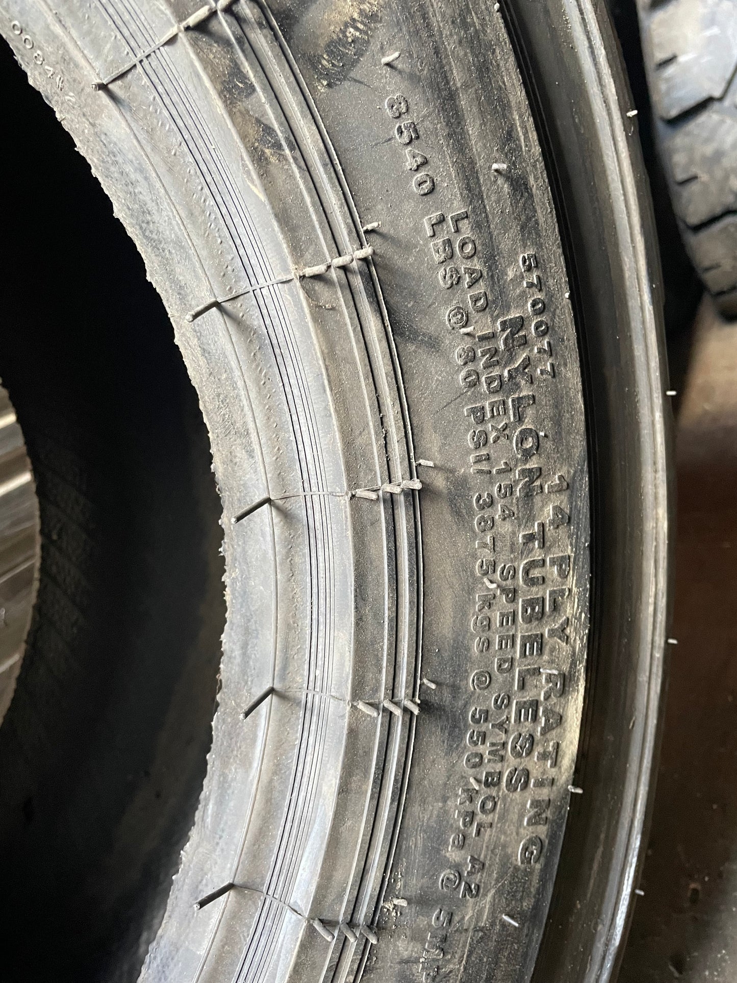 ***HOT DEAL*** 14-17.5 CARLSILE ULTRA GUARD LVT 14 PLY (NEVER MOUNTED)