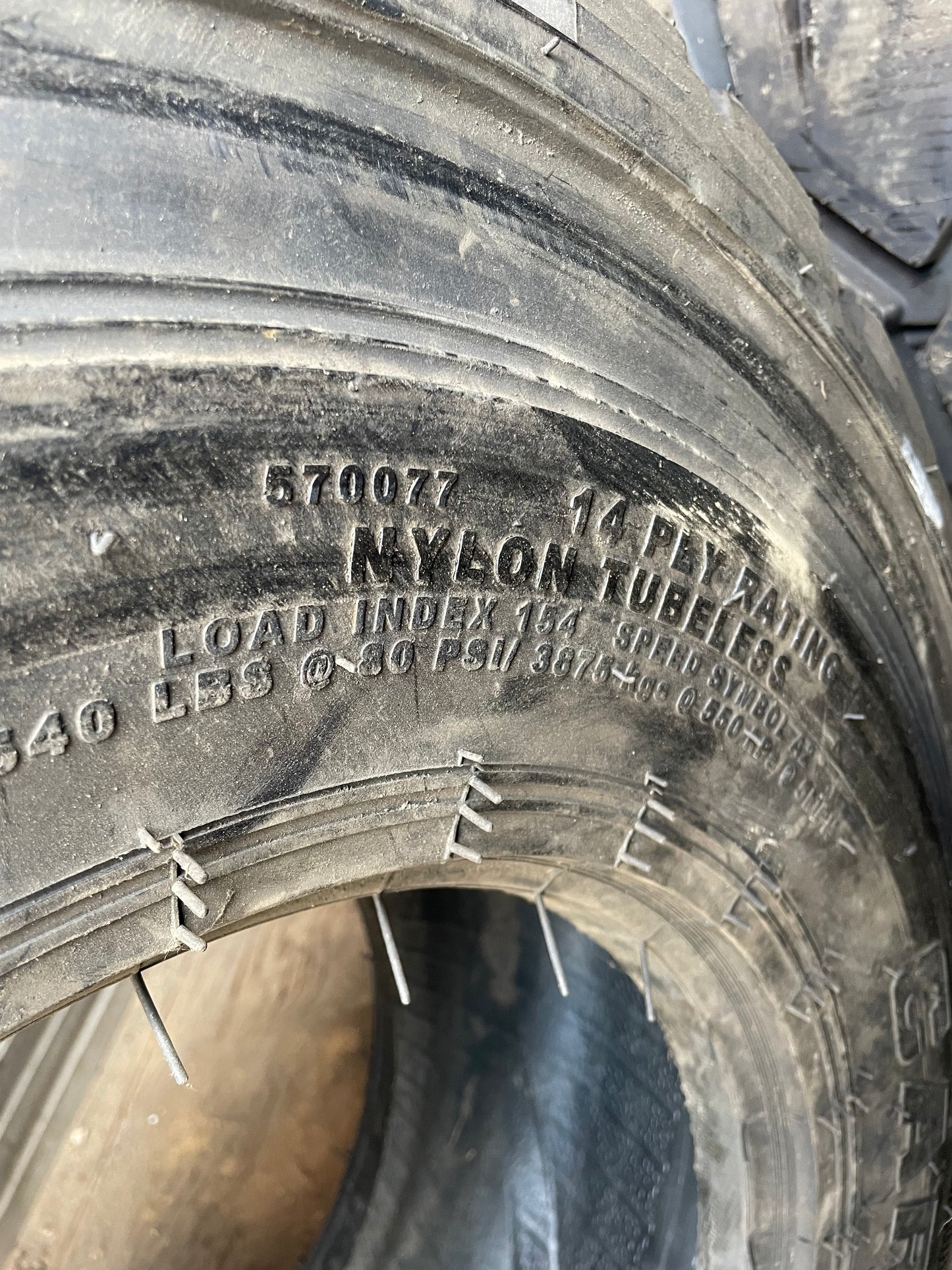 ***HOT DEAL*** 14-17.5 CARLSILE ULTRA GUARD LVT 14 PLY (NEVER MOUNTED)