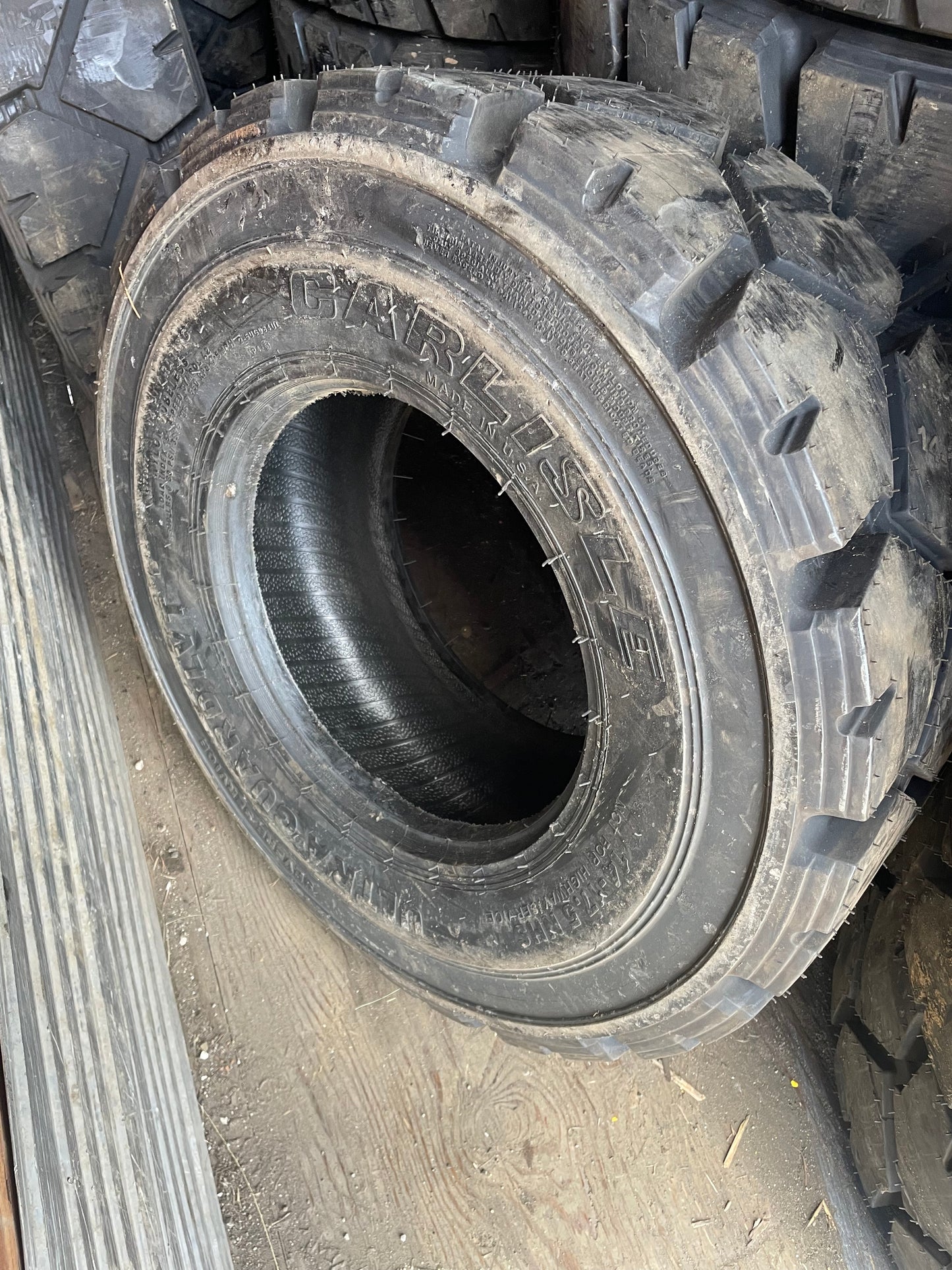 ***HOT DEAL*** 14-17.5 CARLSILE ULTRA GUARD LVT 14 PLY (NEVER MOUNTED)