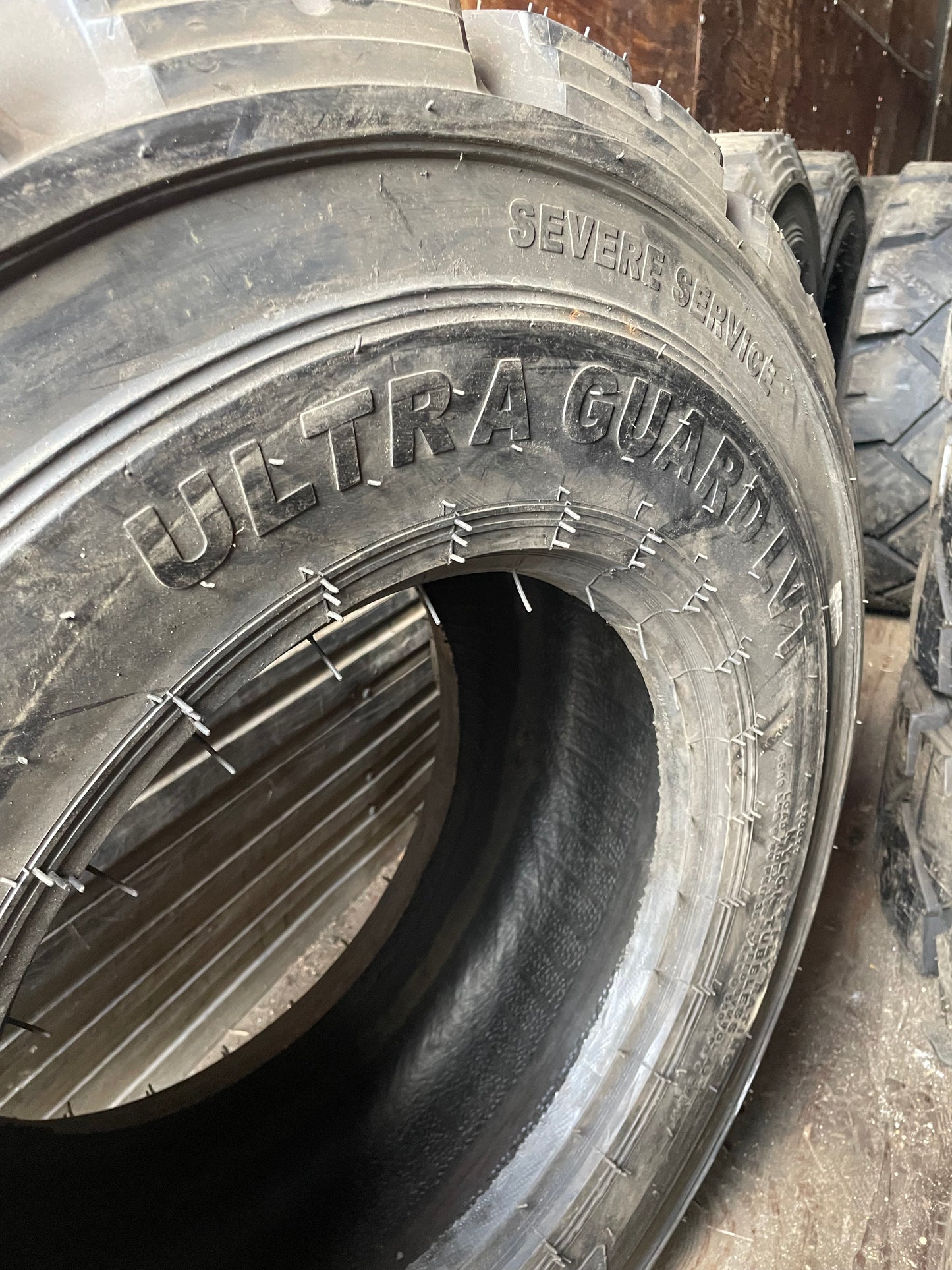 ***HOT DEAL*** 14-17.5 CARLSILE ULTRA GUARD LVT 14 PLY (NEVER MOUNTED)