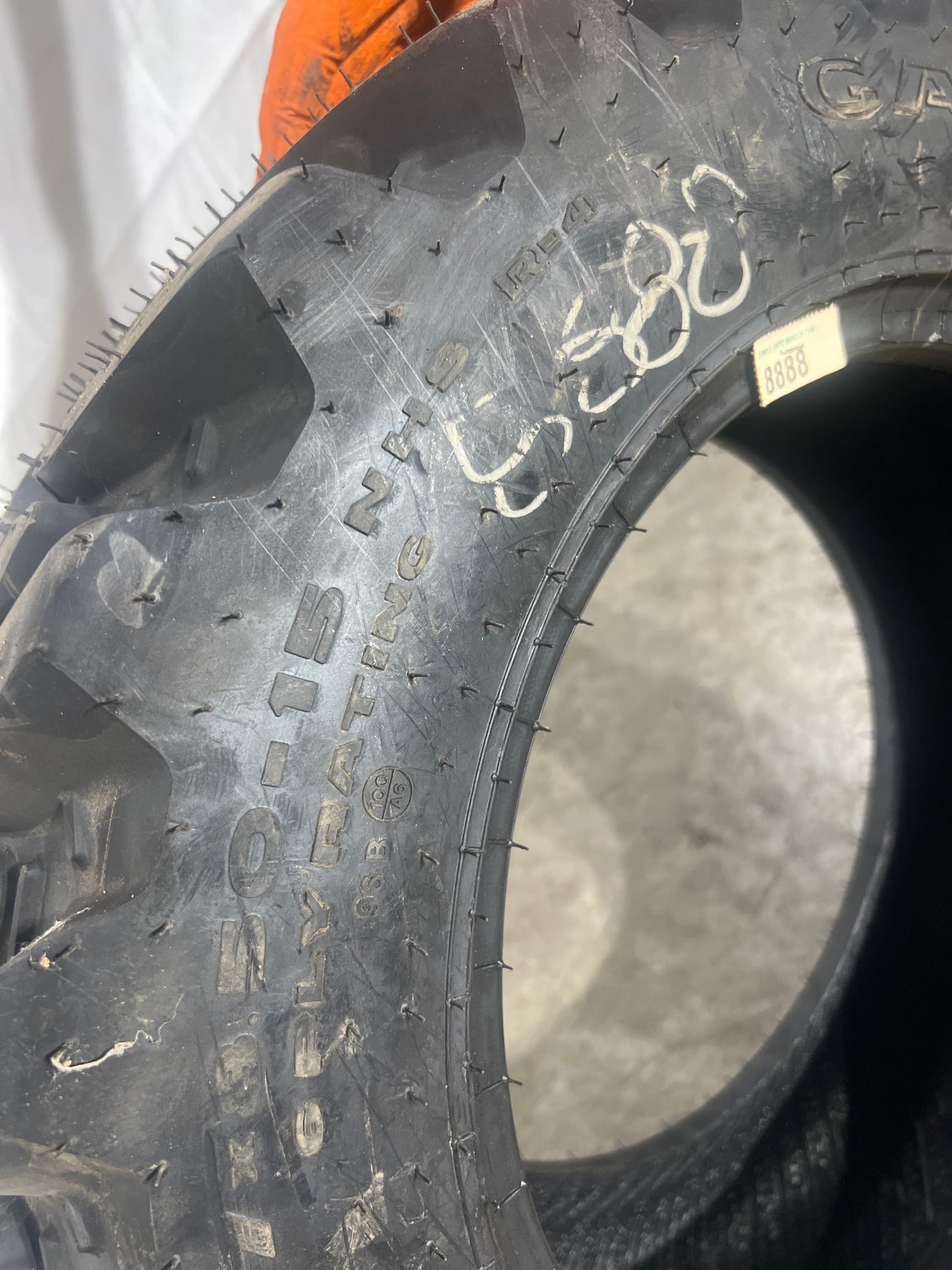 27X8.50-15 GALAXY THE MARATHONER #8888