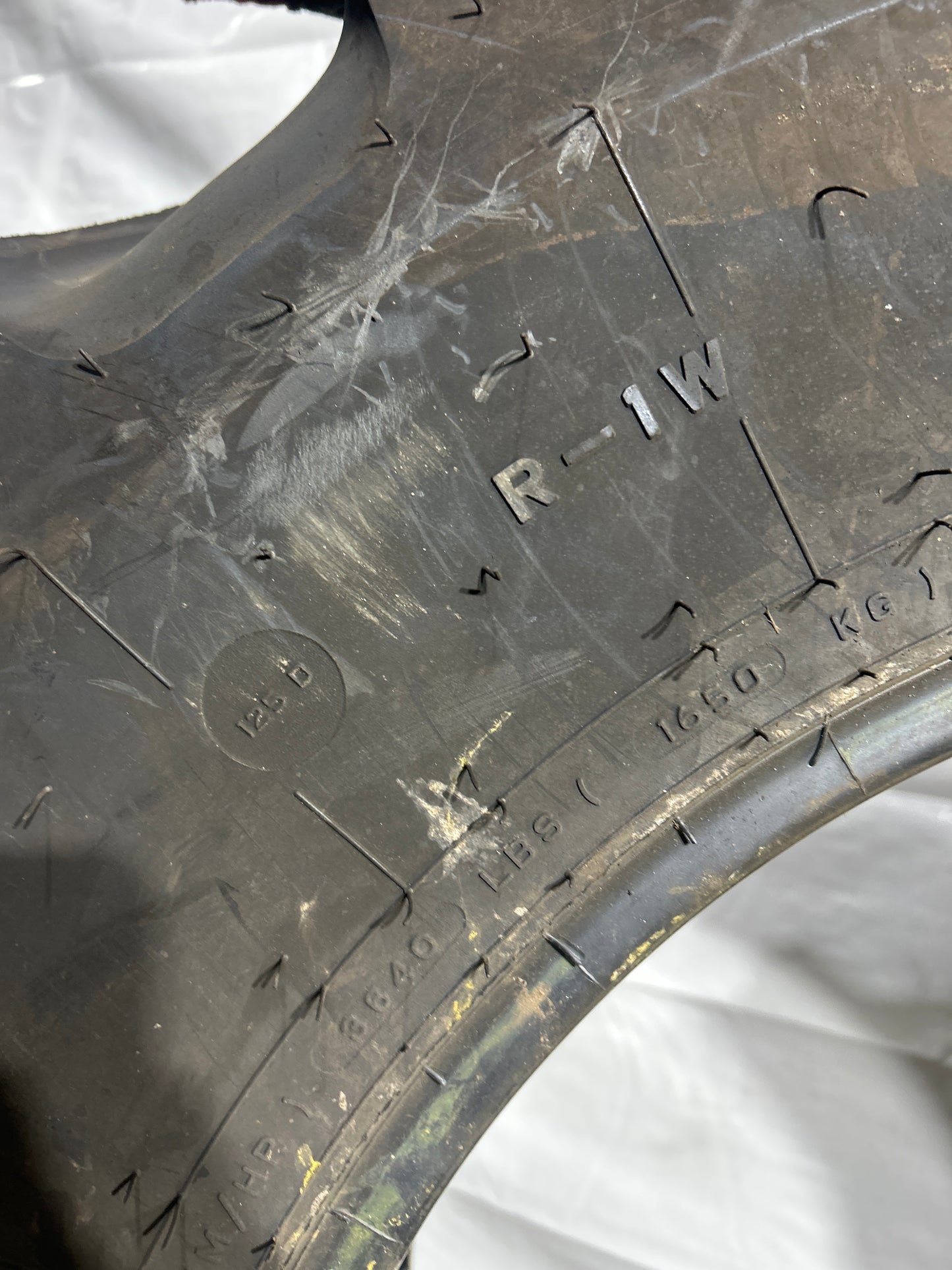 340/85R24 (13.6R24) FIRESTONE PERFORMER 85 #8145