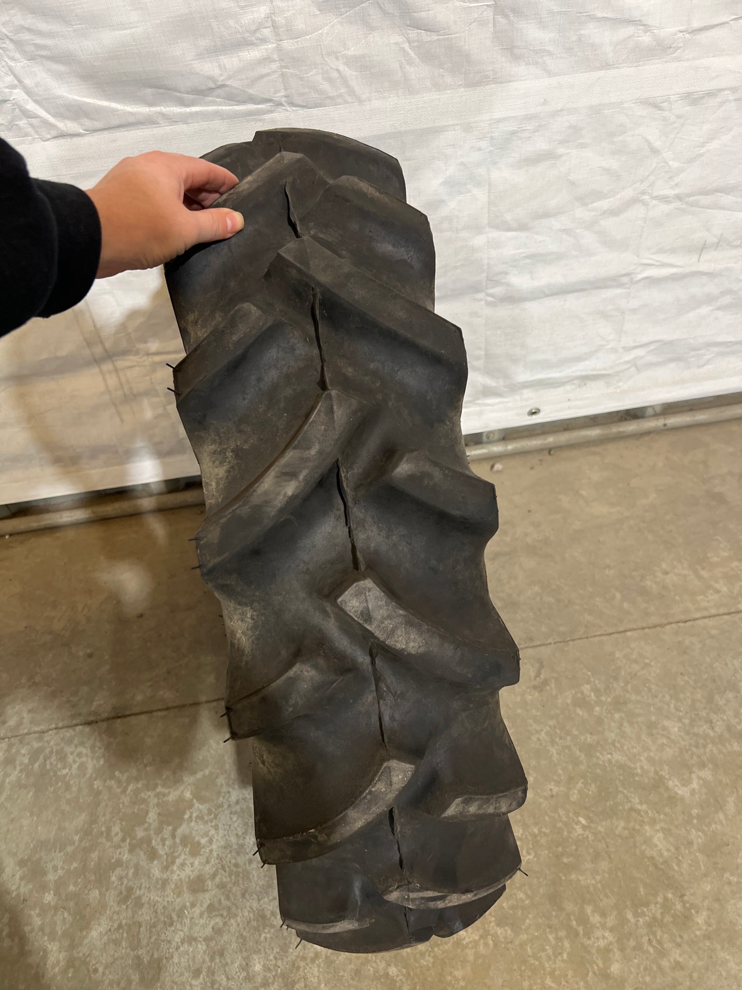 8-16 Titan HI-TRACTION LUG TL #5264