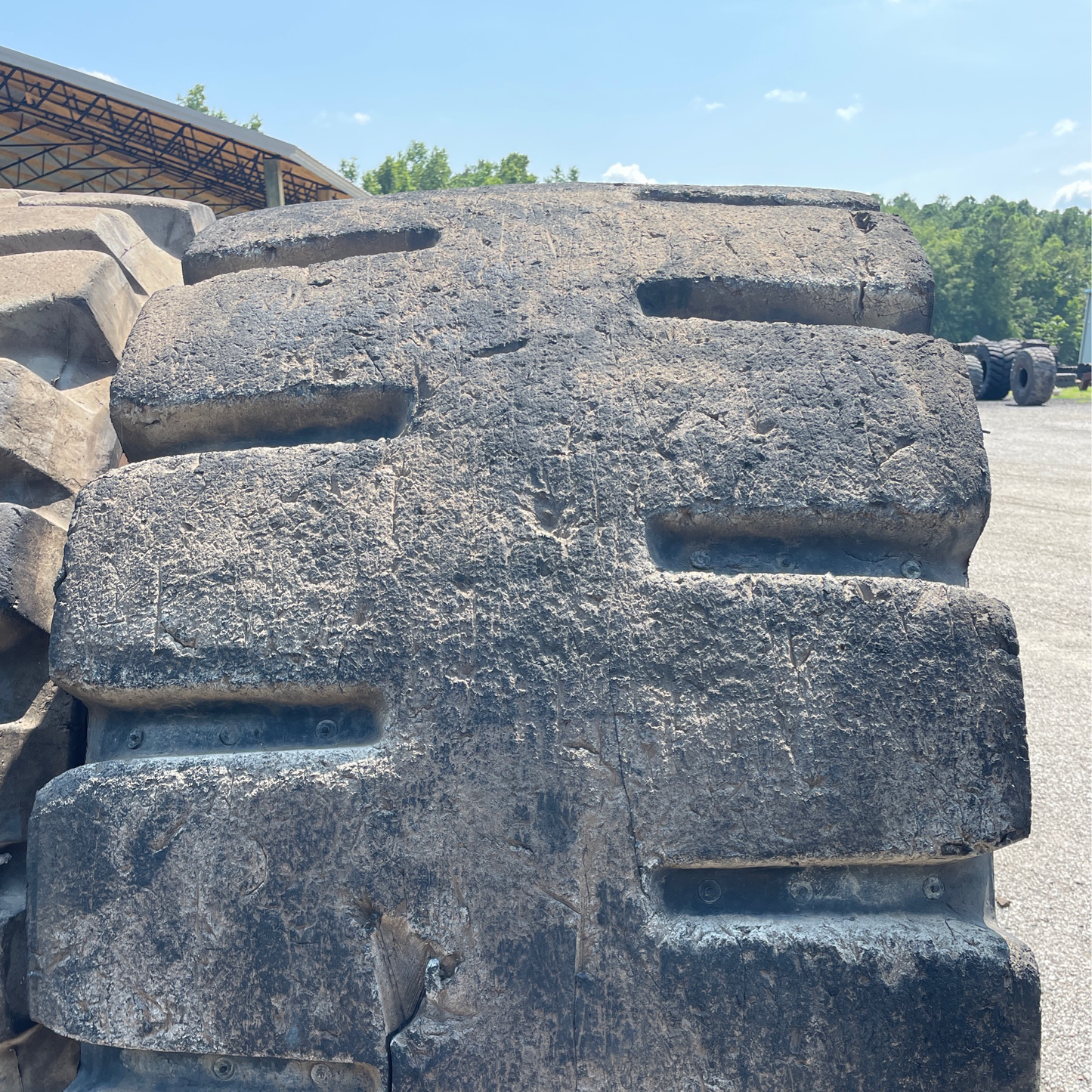 35/65R33 BRIDGESTONE V-STEEL D-LUG (VSDL) #8302