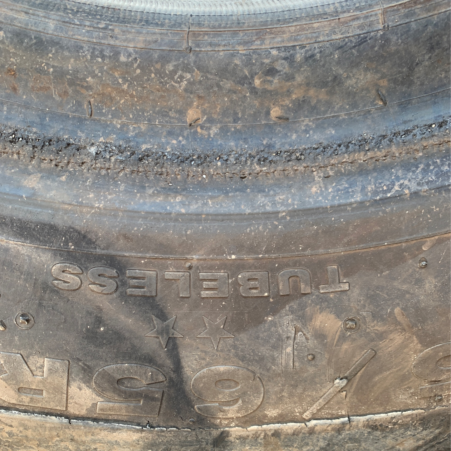 35/65R33 BRIDGESTONE V-STEEL D-LUG (VSDL) #8302
