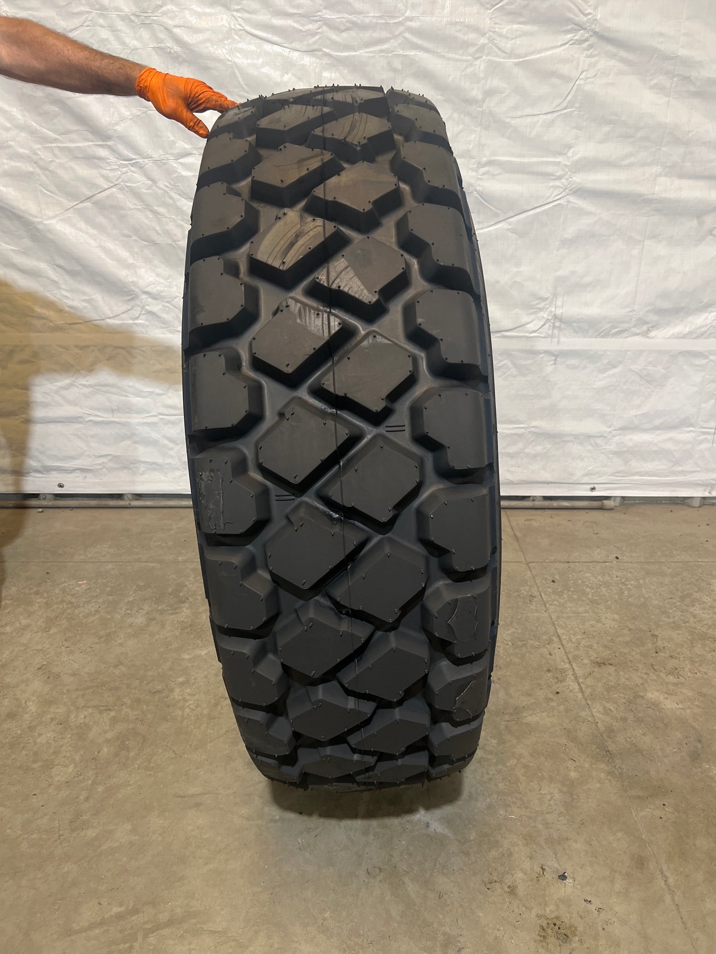 17.5R25 FIRESTONE VERSA BUILT AP