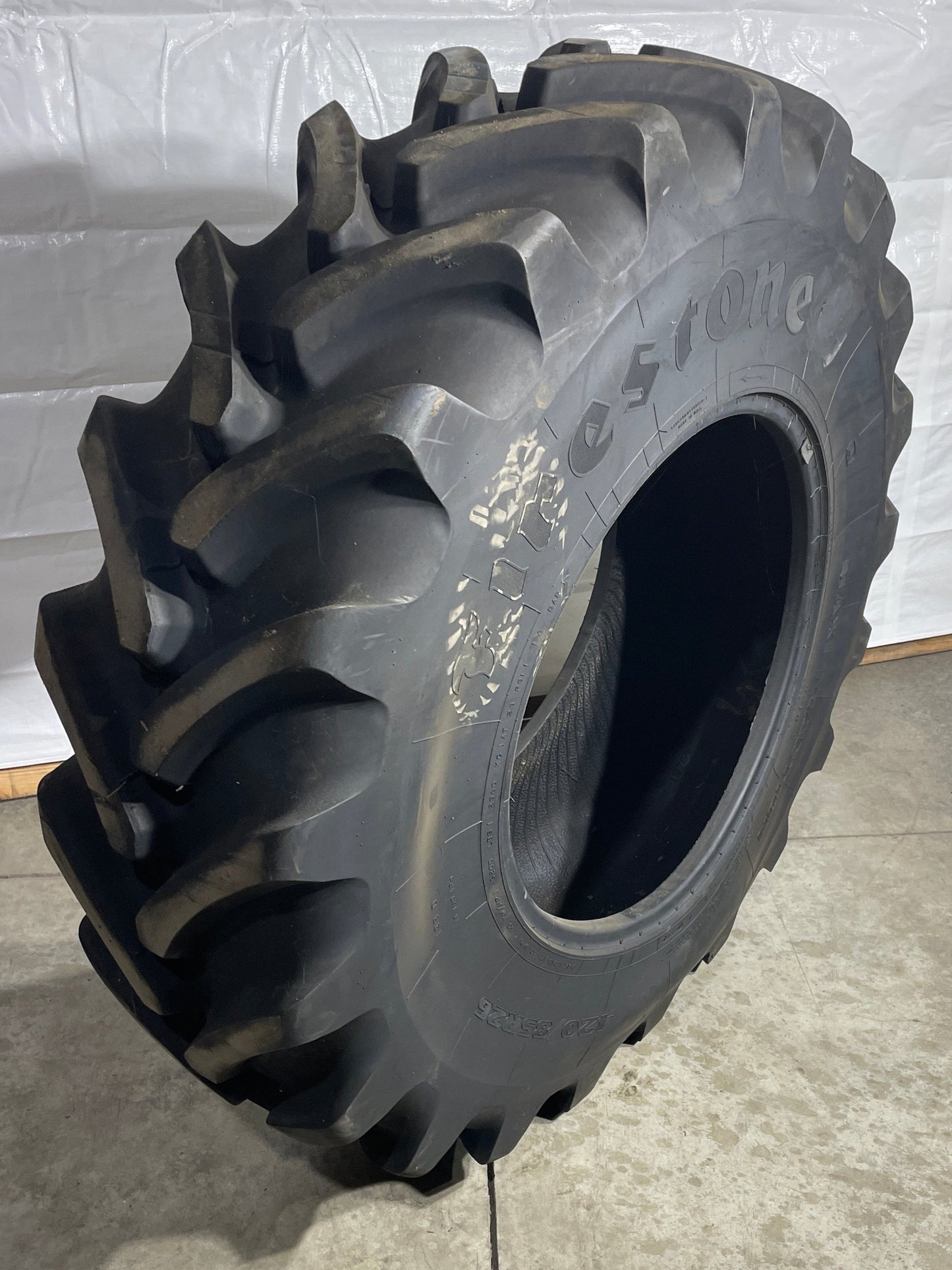 420/85R26 FIRESTONE MAXI TRACTION