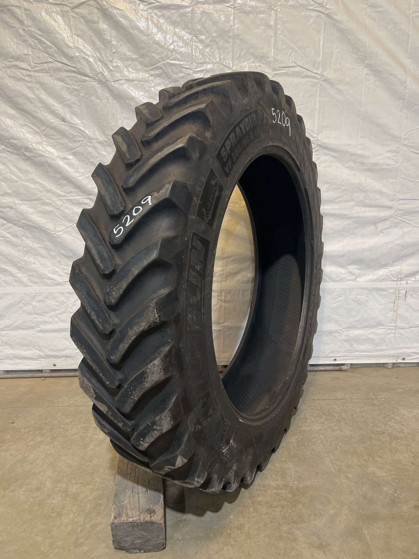 VF380/90R46 MICHELIN SPRAYBIB