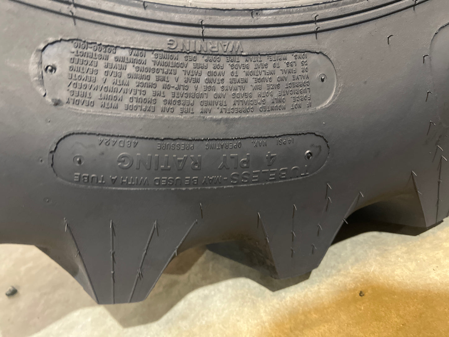13.6-28 TITAN HI TRACTION LUG