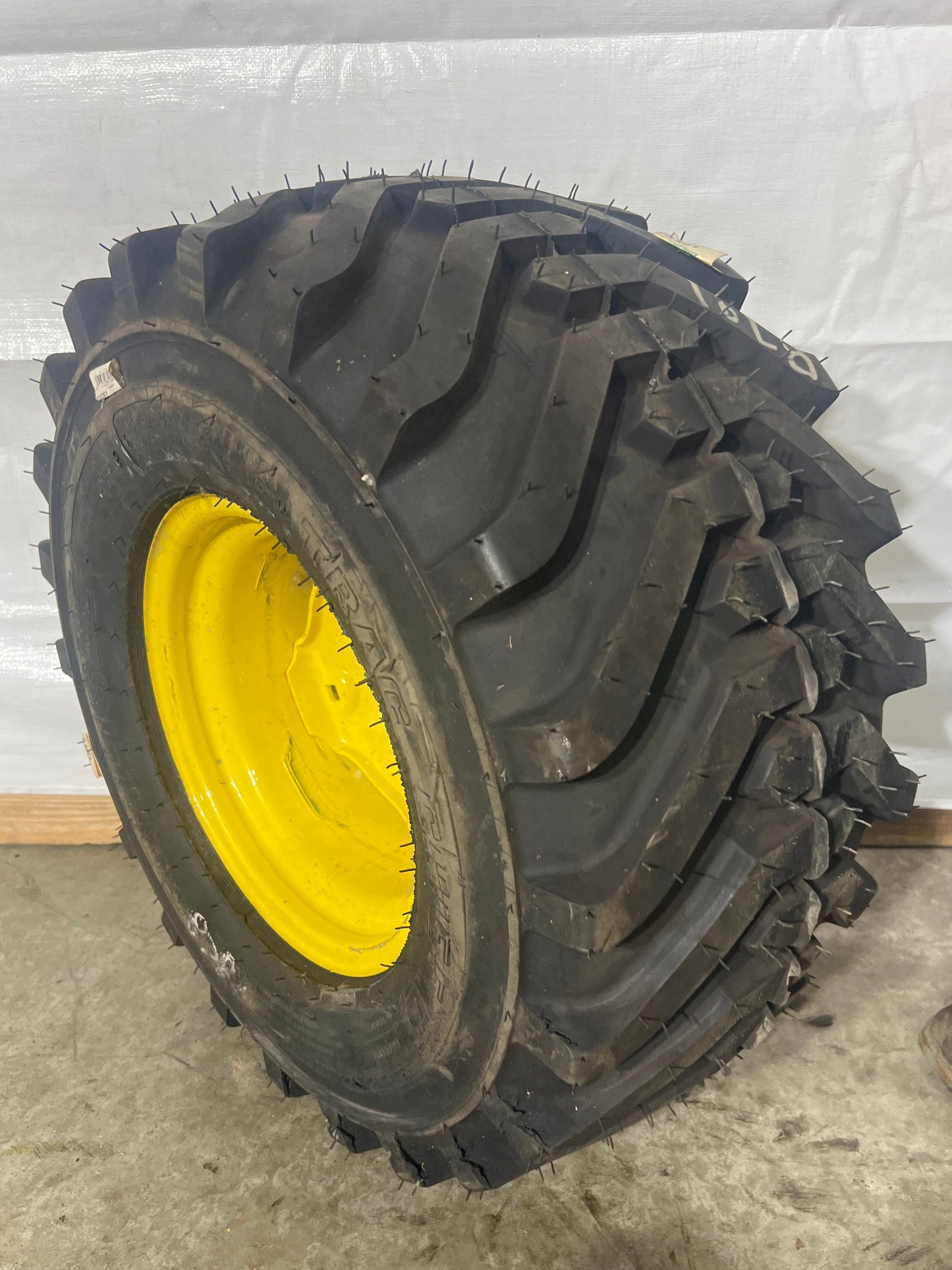 305/60-12 (26X12X12) CARLISLE TRAC CHIEF #8791